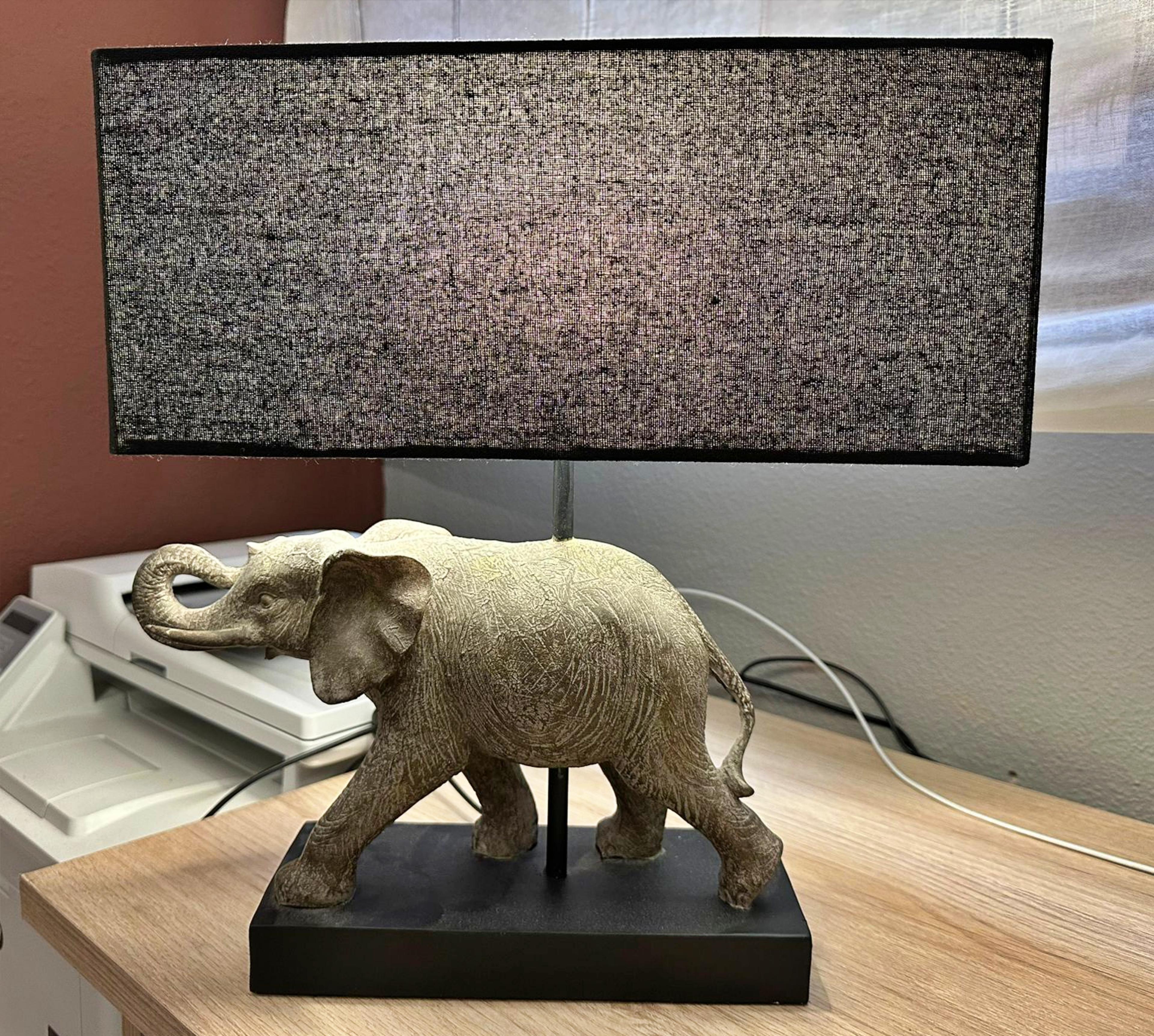 Französische Lampe „Elephant“ „Elephant“, neu mit Video im Angebot 1