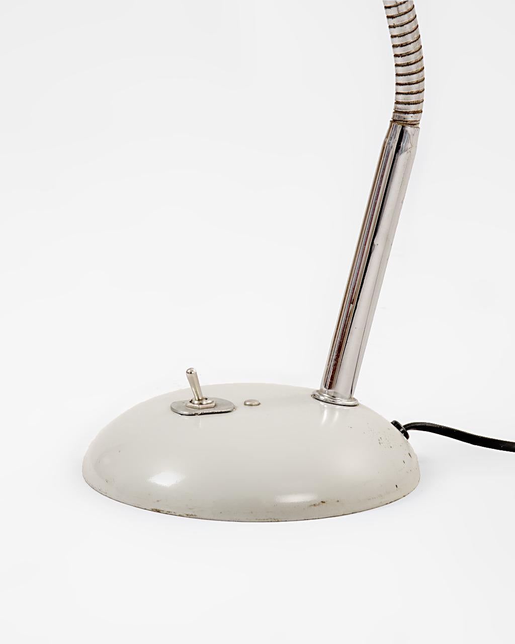 Französische französische Lampe im Stil von Kaiser Idell von Christian Dell, um 1960 (20. Jahrhundert) im Angebot