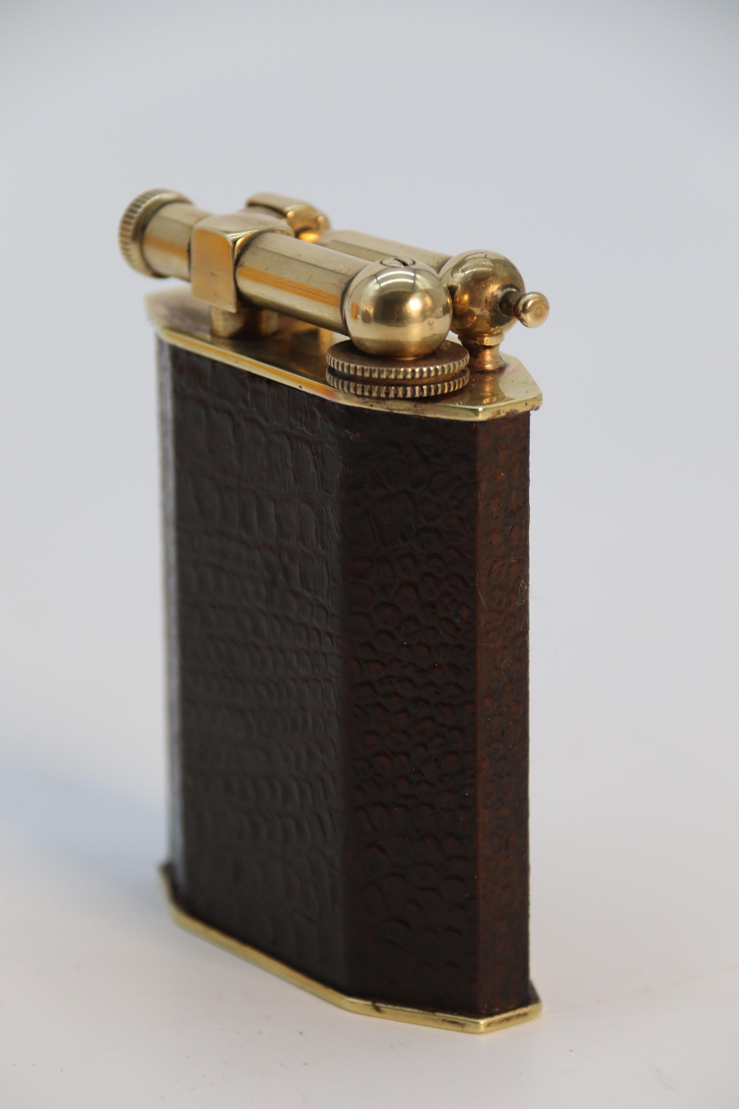 French large Art Deco brass and leather table lighter by Polaire of Paris c 1920 In Good Condition For Sale In Central England, GB