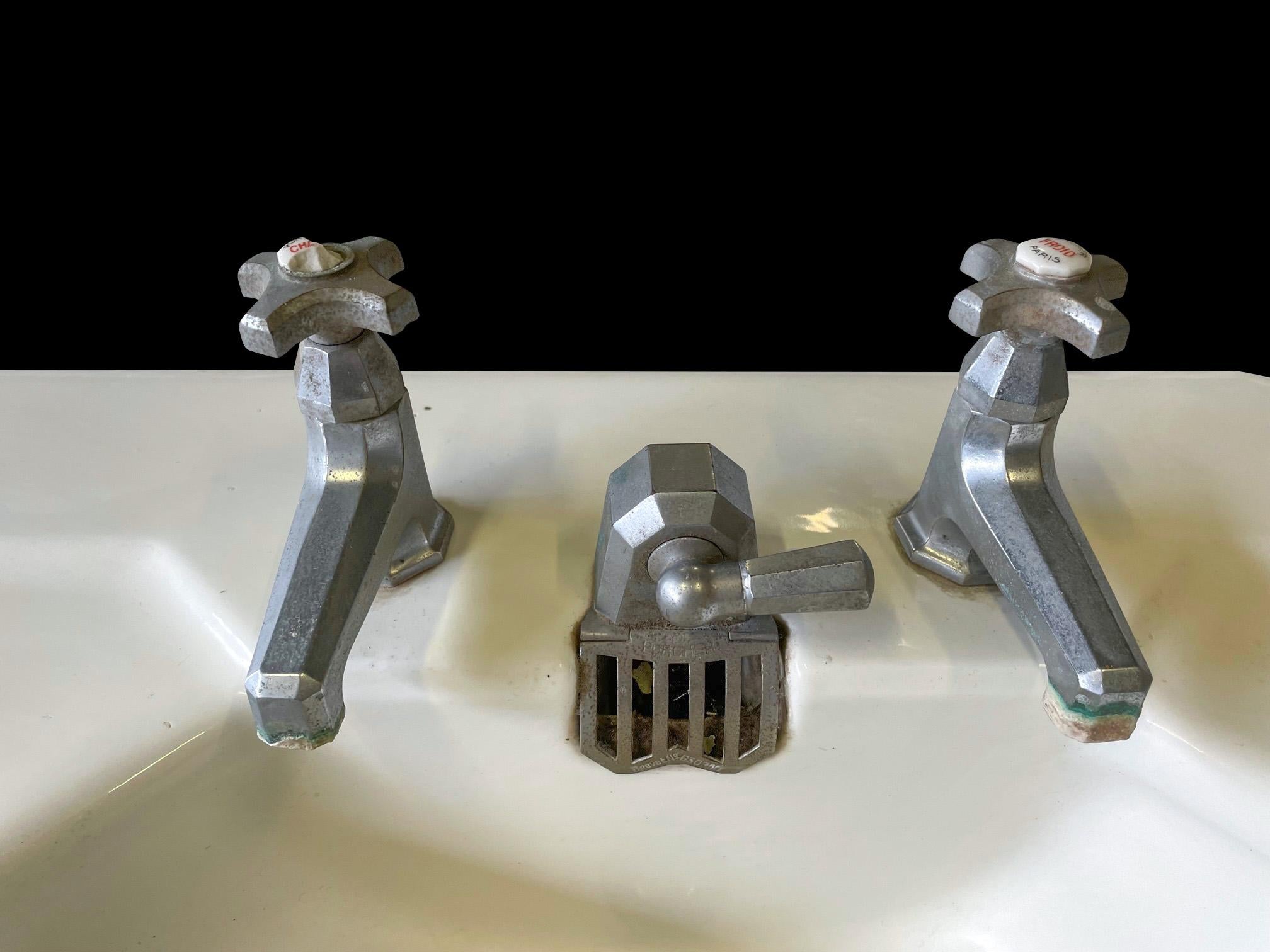 porcher pedestal sink