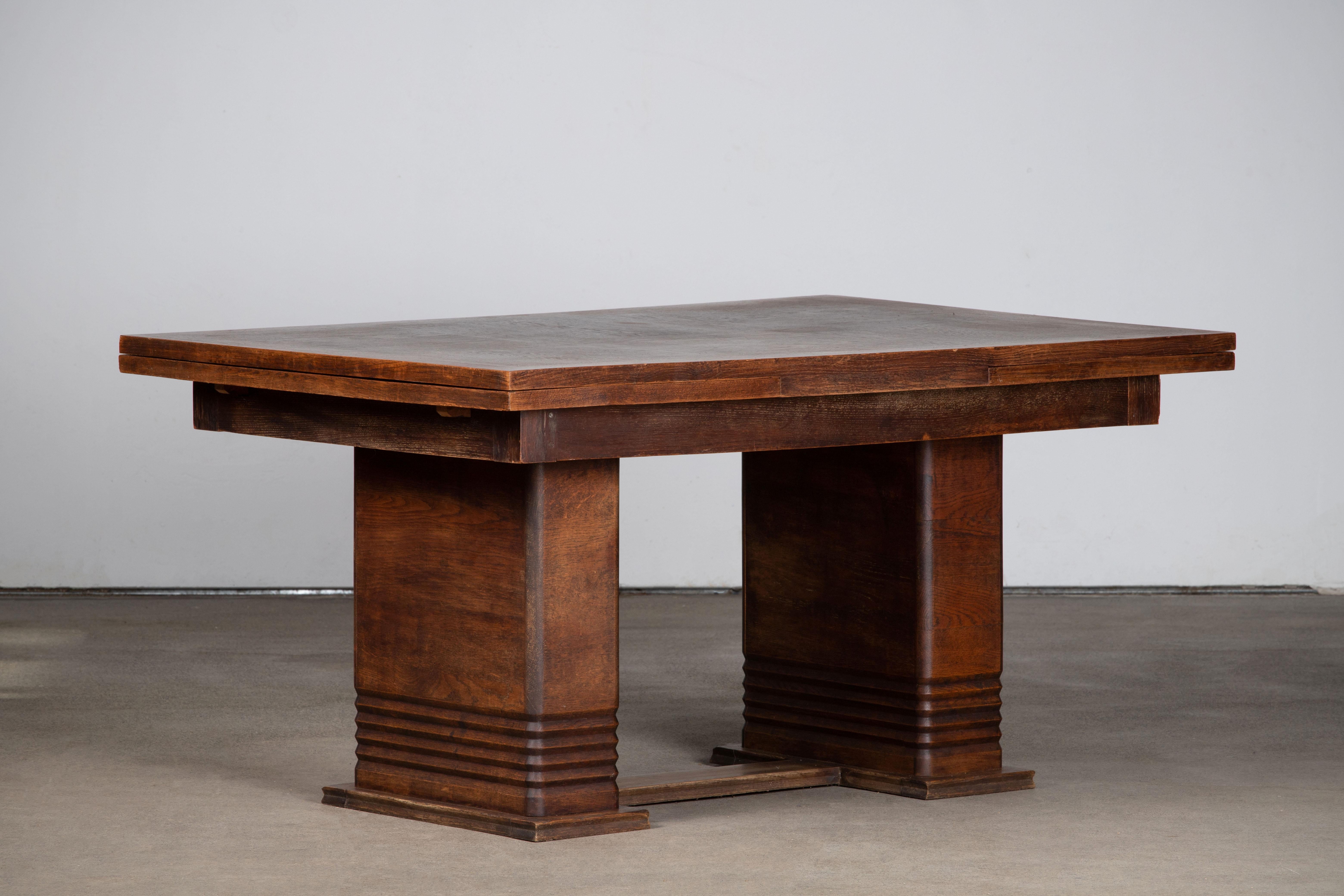 French Large Art Deco Table Oak, 1940s In Good Condition For Sale In Wiesbaden, DE