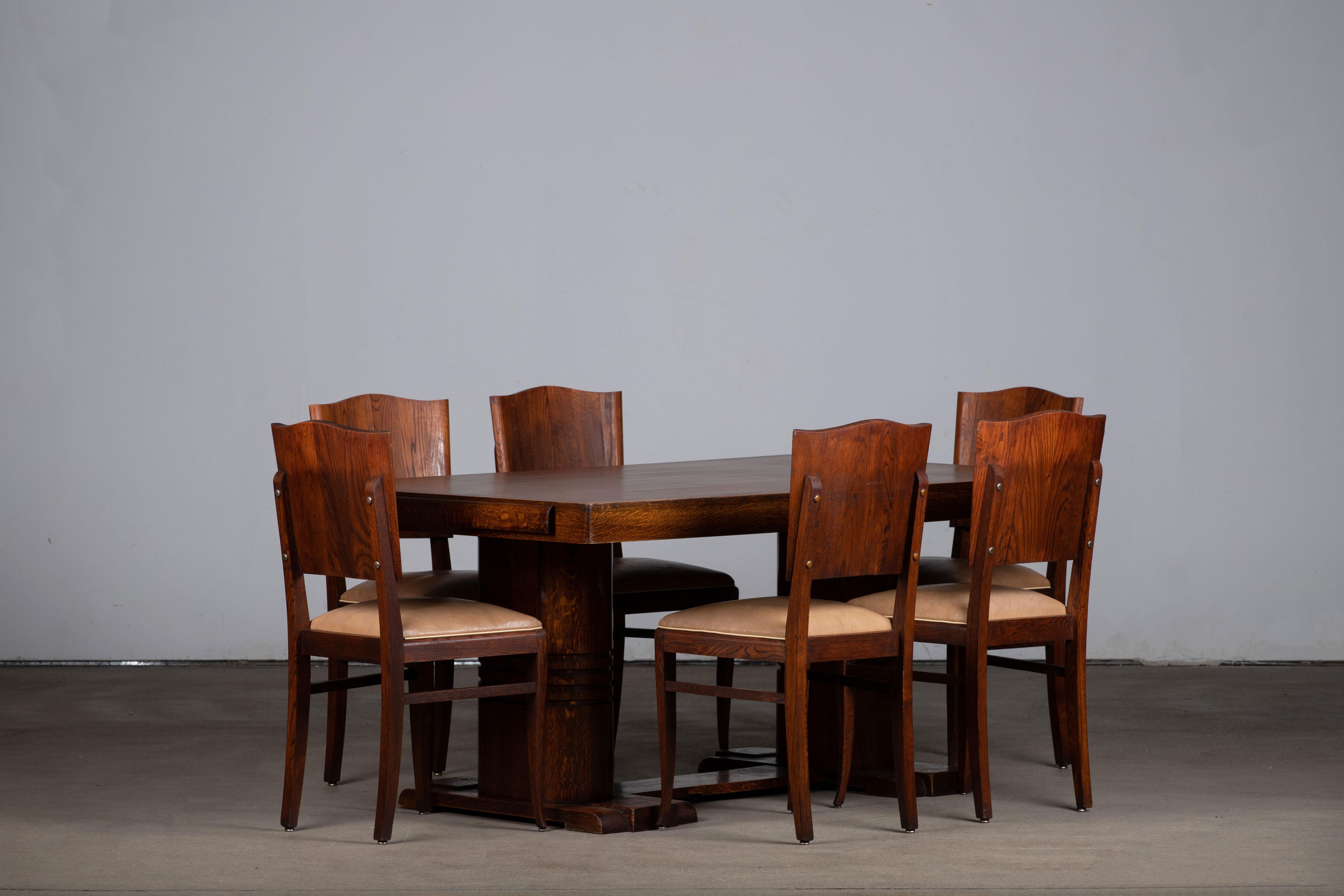 Milieu du XXe siècle Grande table Art Déco française en chêne, Dudouyt, années 1940 en vente
