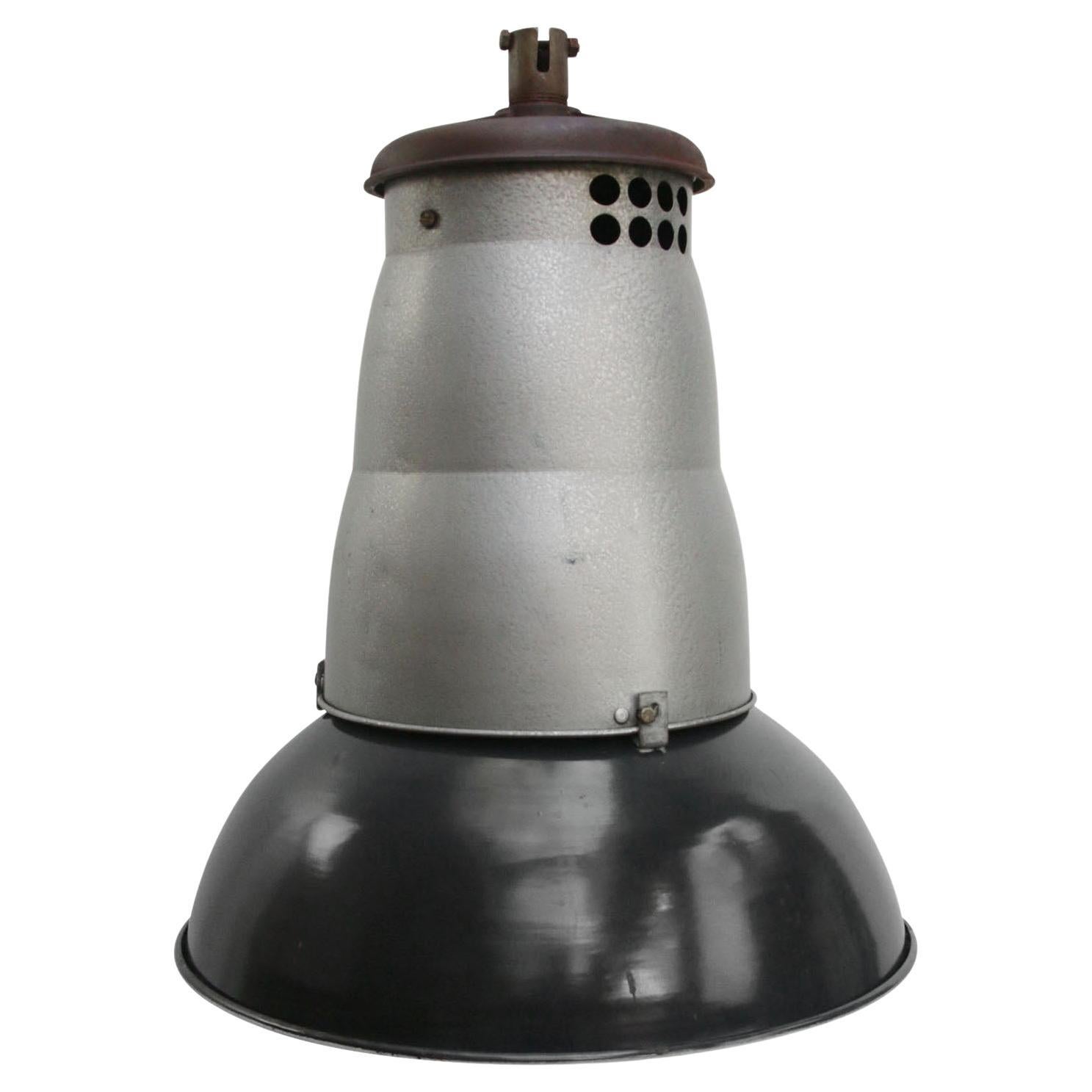 Grandes lampes à suspension industrielles françaises vintage en émail noir en vente