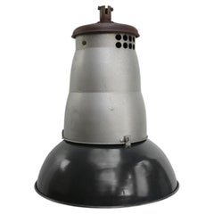 Grande ciondolo industriale francese con smalto nero d'epoca