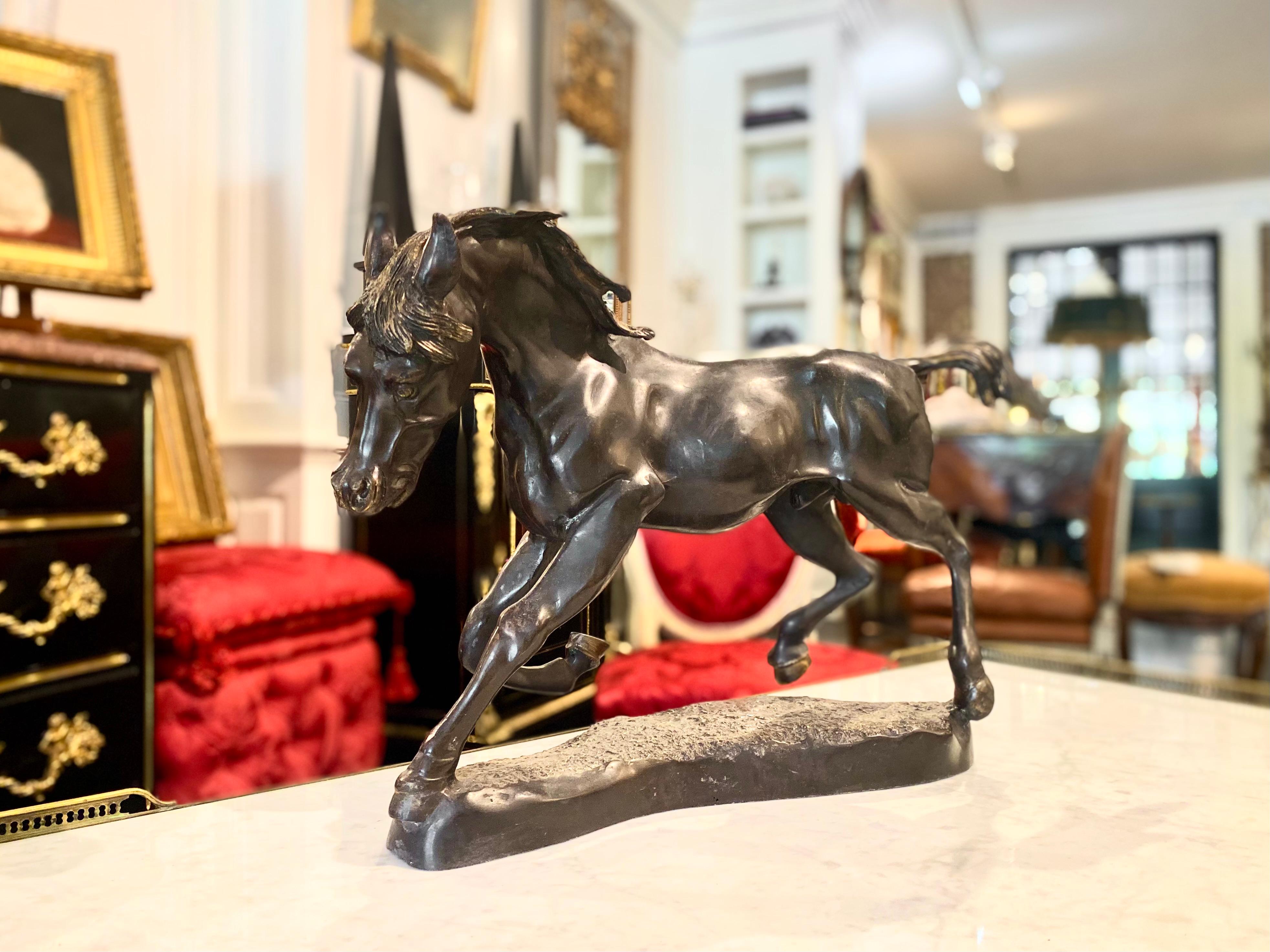 French Large Bronze Horse Sculpture on Bronze Base in vendita 4