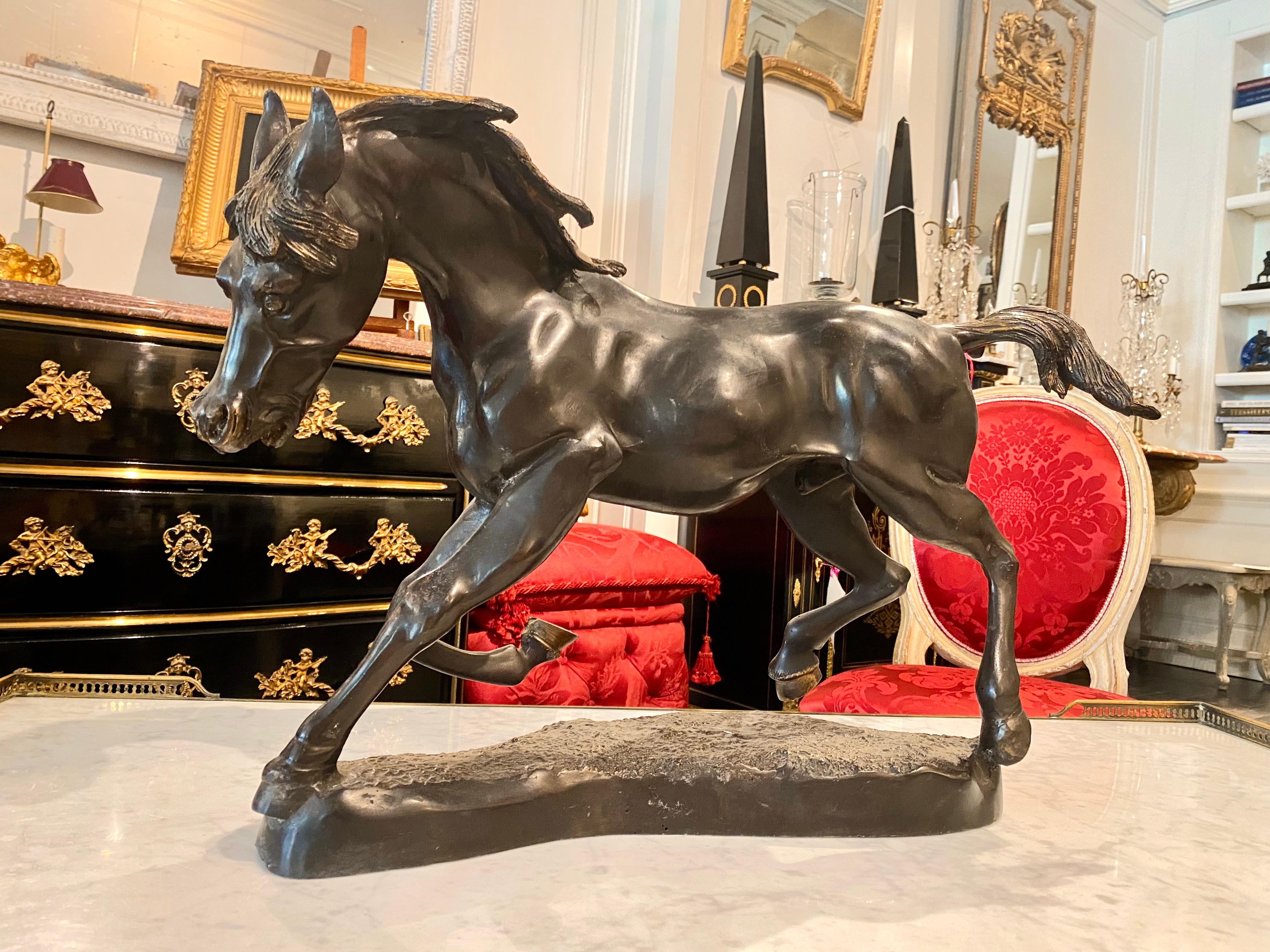 French Large Bronze Horse Sculpture on Bronze Base in vendita 5