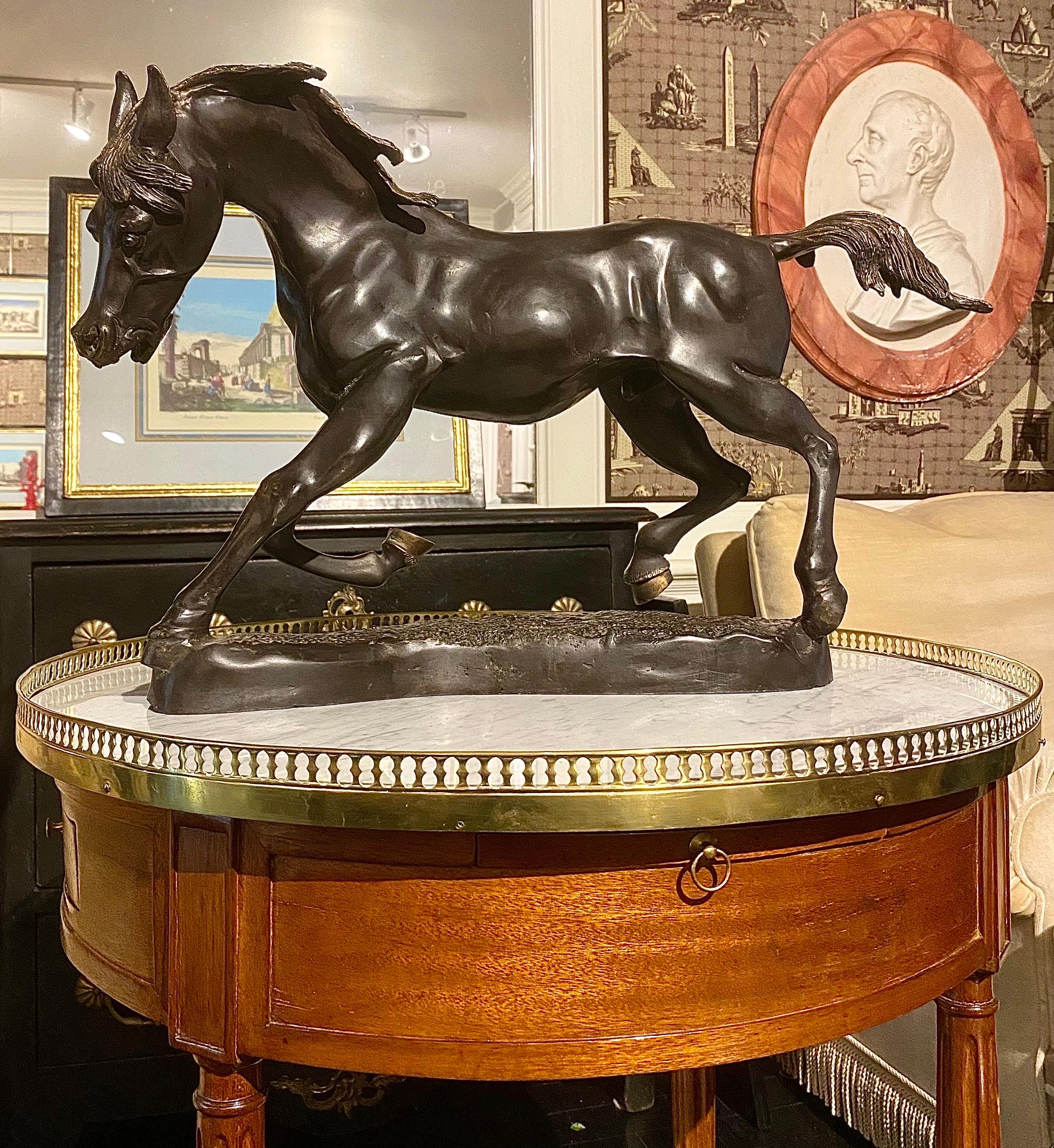 French Large Bronze Horse Sculpture on Bronze Base in vendita 9