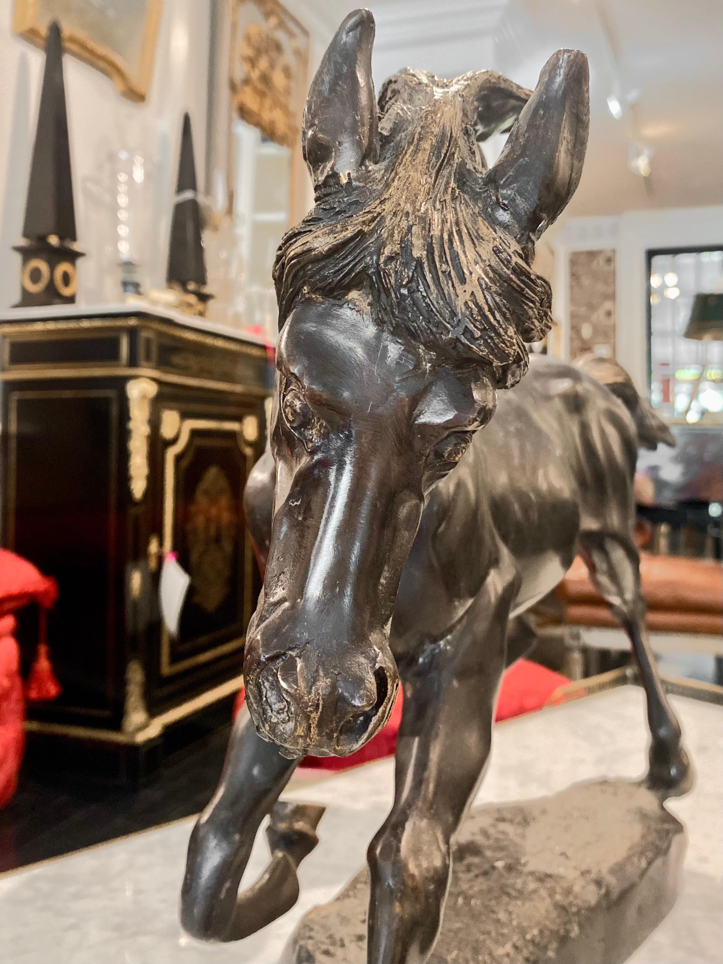 French Large Bronze Horse Sculpture on Bronze Base In condizioni buone in vendita a Montreal, Quebec