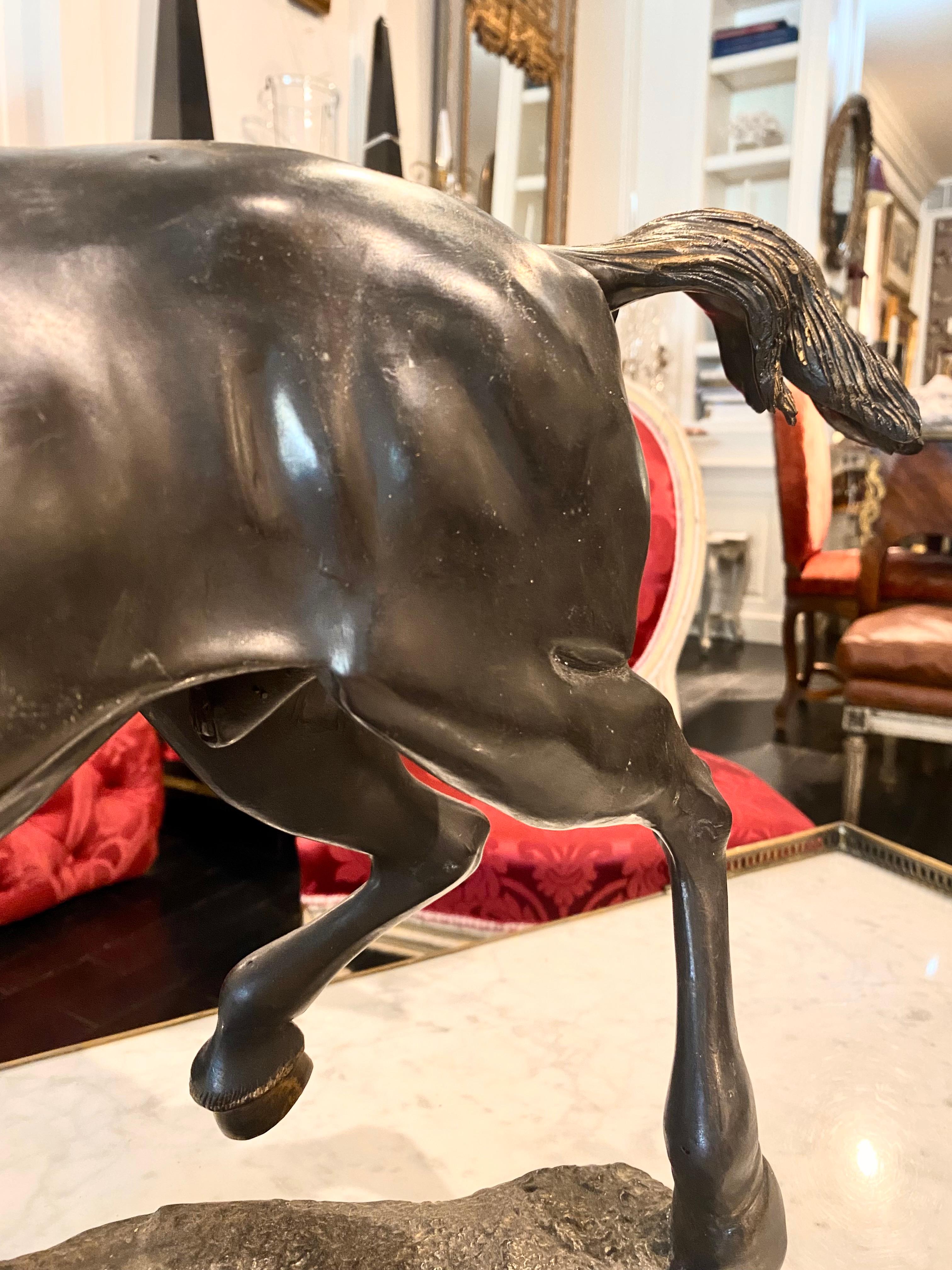 Bronzo French Large Bronze Horse Sculpture on Bronze Base in vendita