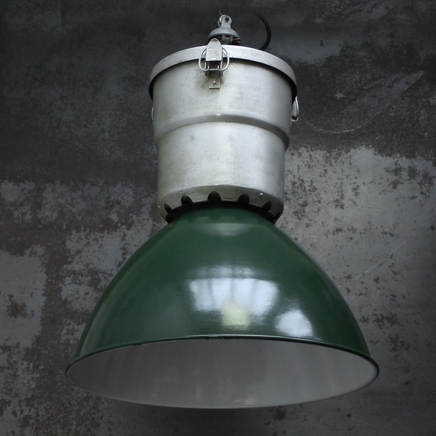 20th Century French Large Green Enamel Vintage Industrial Pendant Lights For Sale