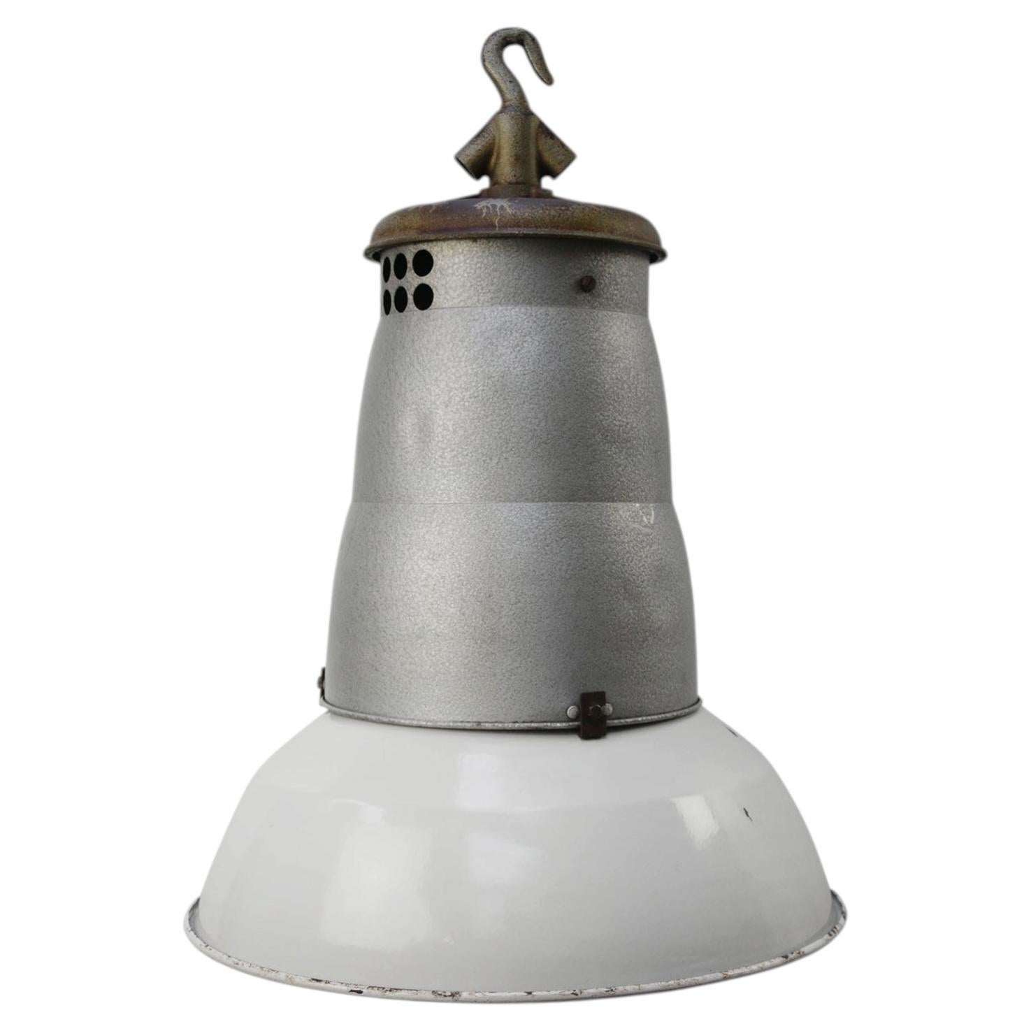 Luminaire industriel vintage à pendentifs en émail gris clair