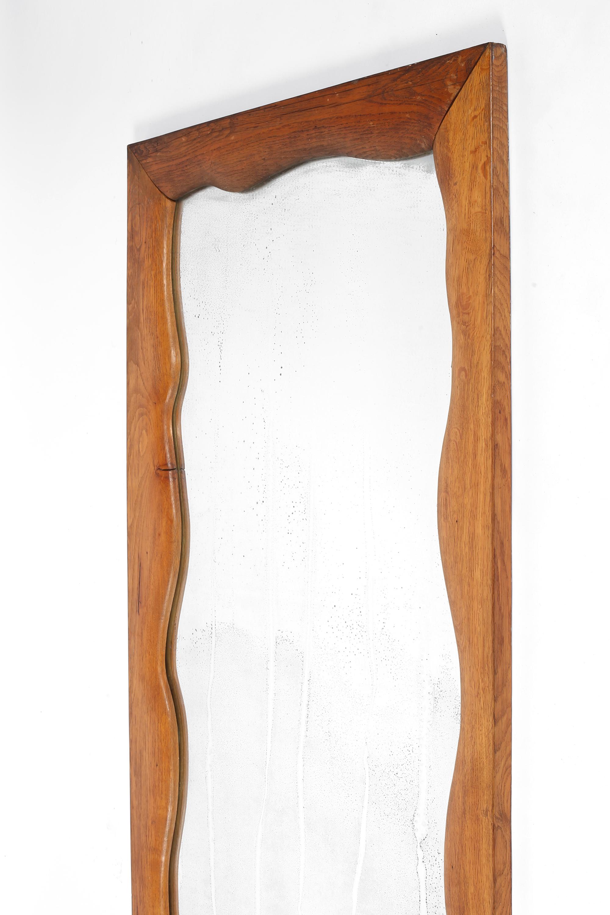 Grande specchio da terra francese della metà del secolo scorso con cornice a forma libera in Oak in vendita 4