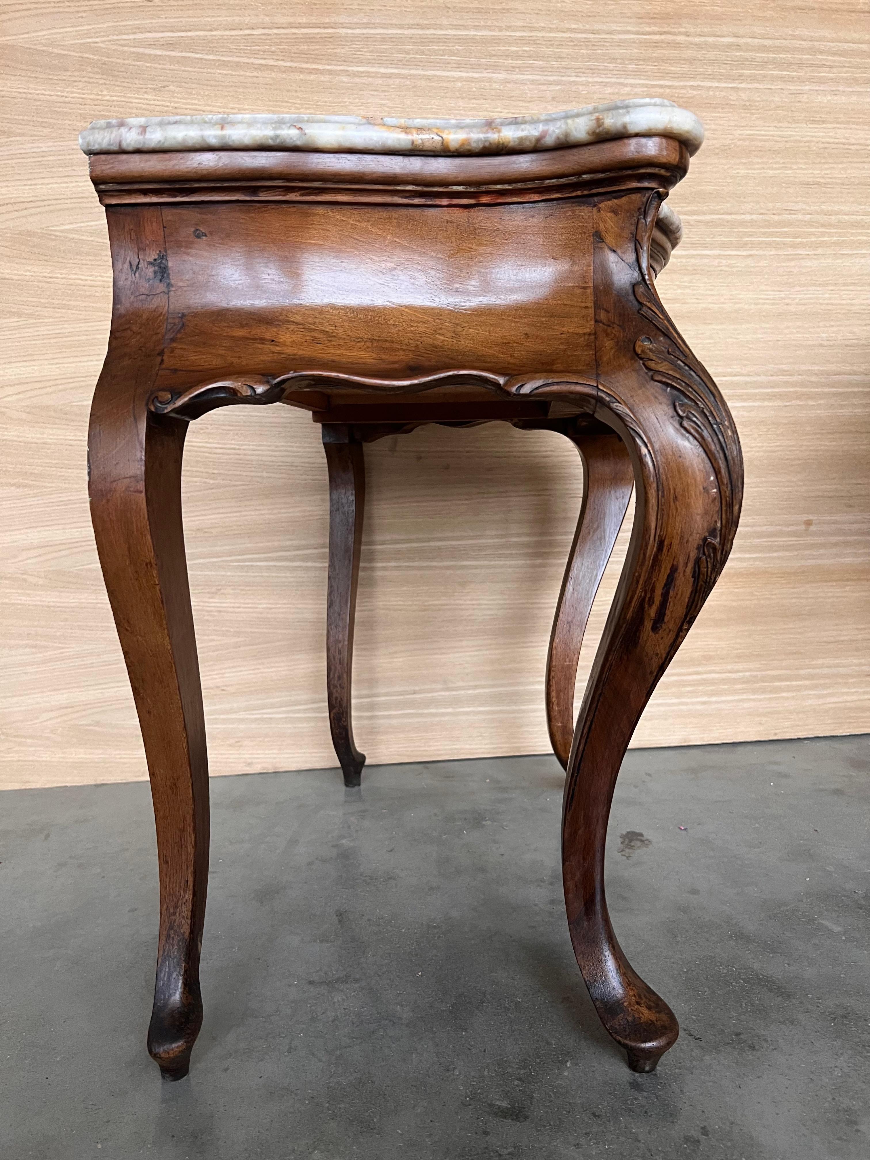 French Large Nightstands with Drawers and Cabriole Legs, 1900s, Set of 2 For Sale 3
