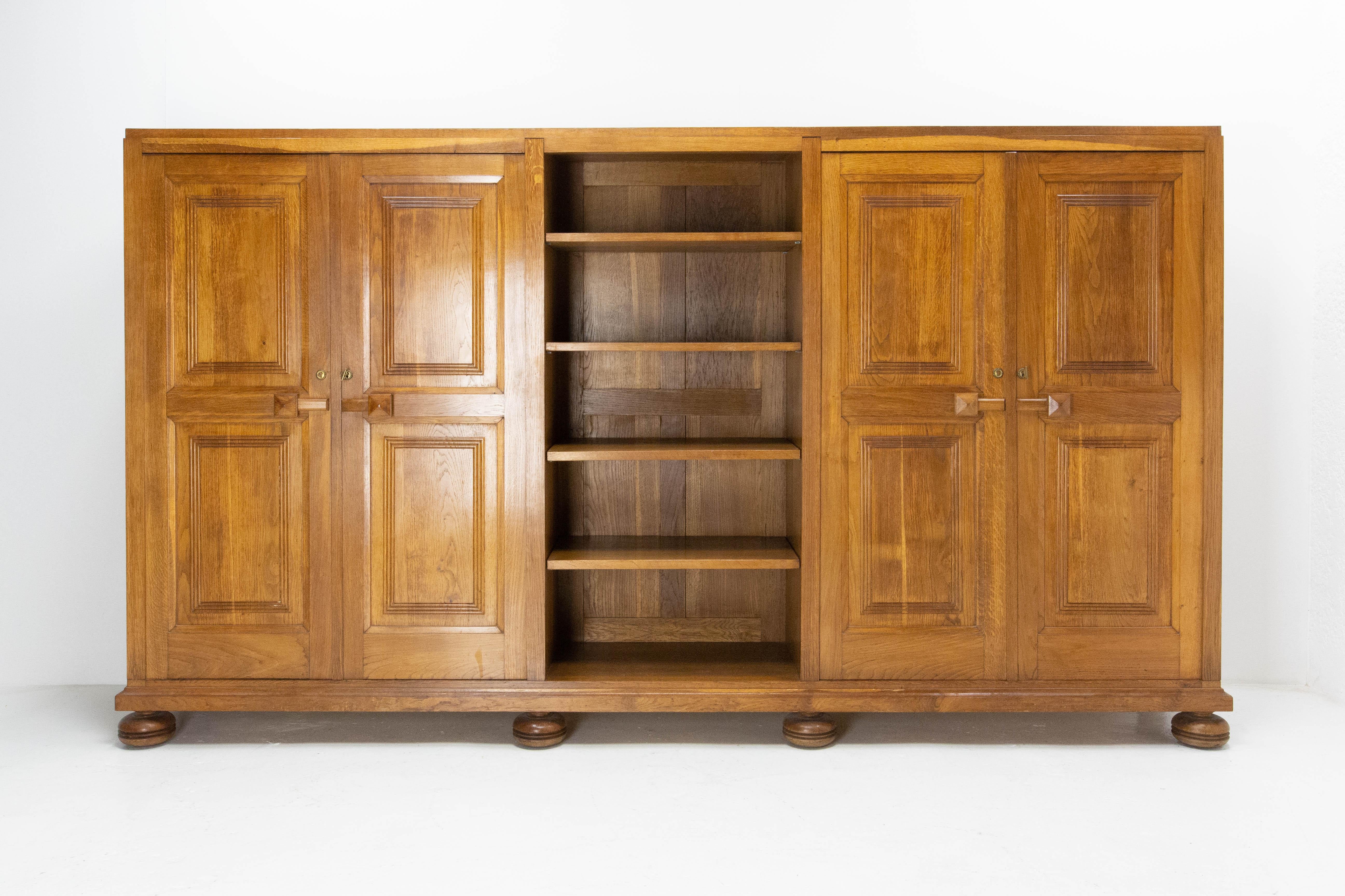 French Large Oak Armoire and Bookcase, circa 1940 In Good Condition In Labrit, Landes