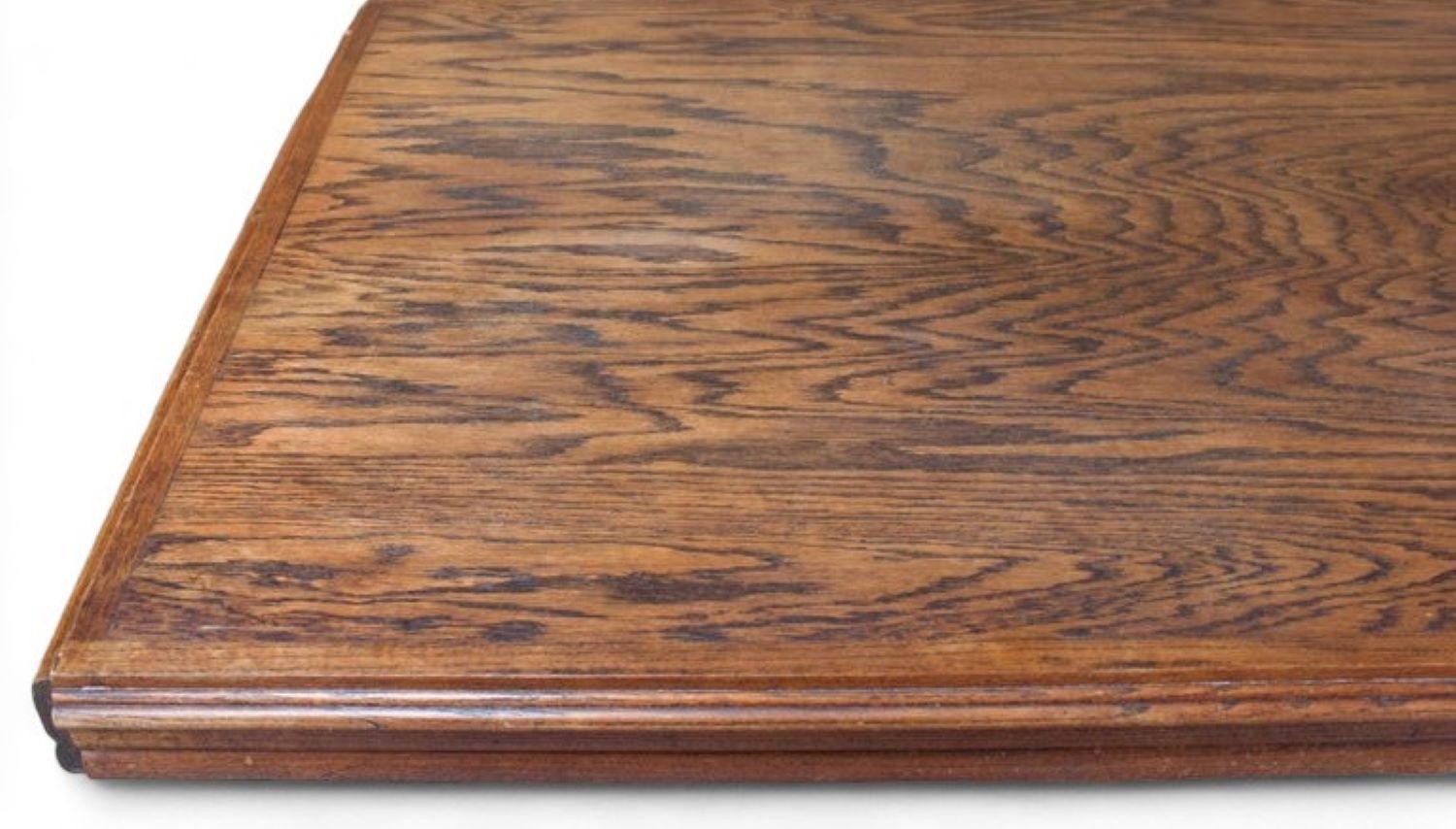 Français Grande table de salle à manger française en chêne - Design - Art Déco - France en vente