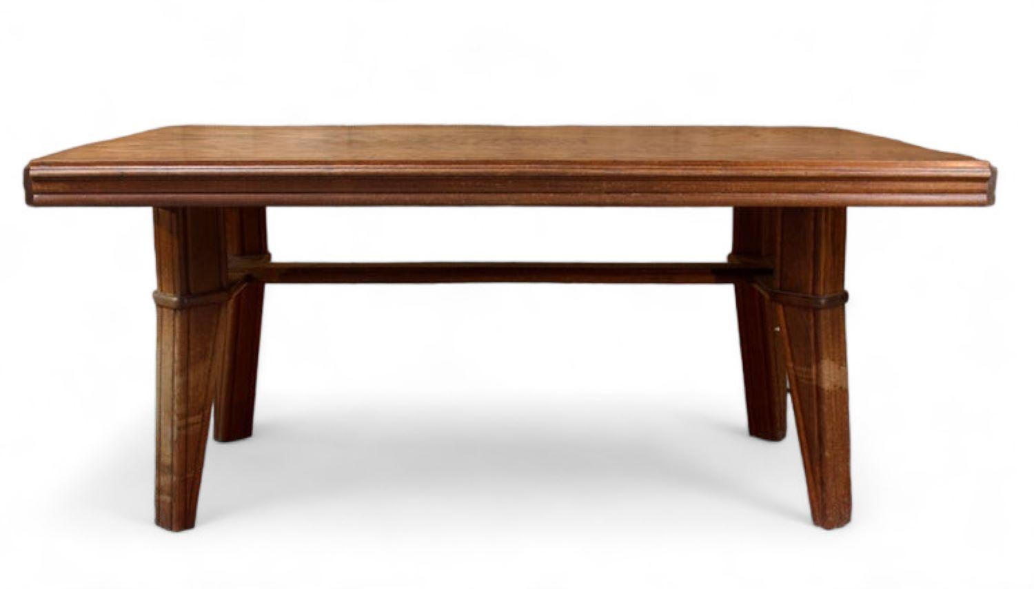 20ième siècle Grande table de salle à manger française en chêne - Design - Art Déco - France en vente