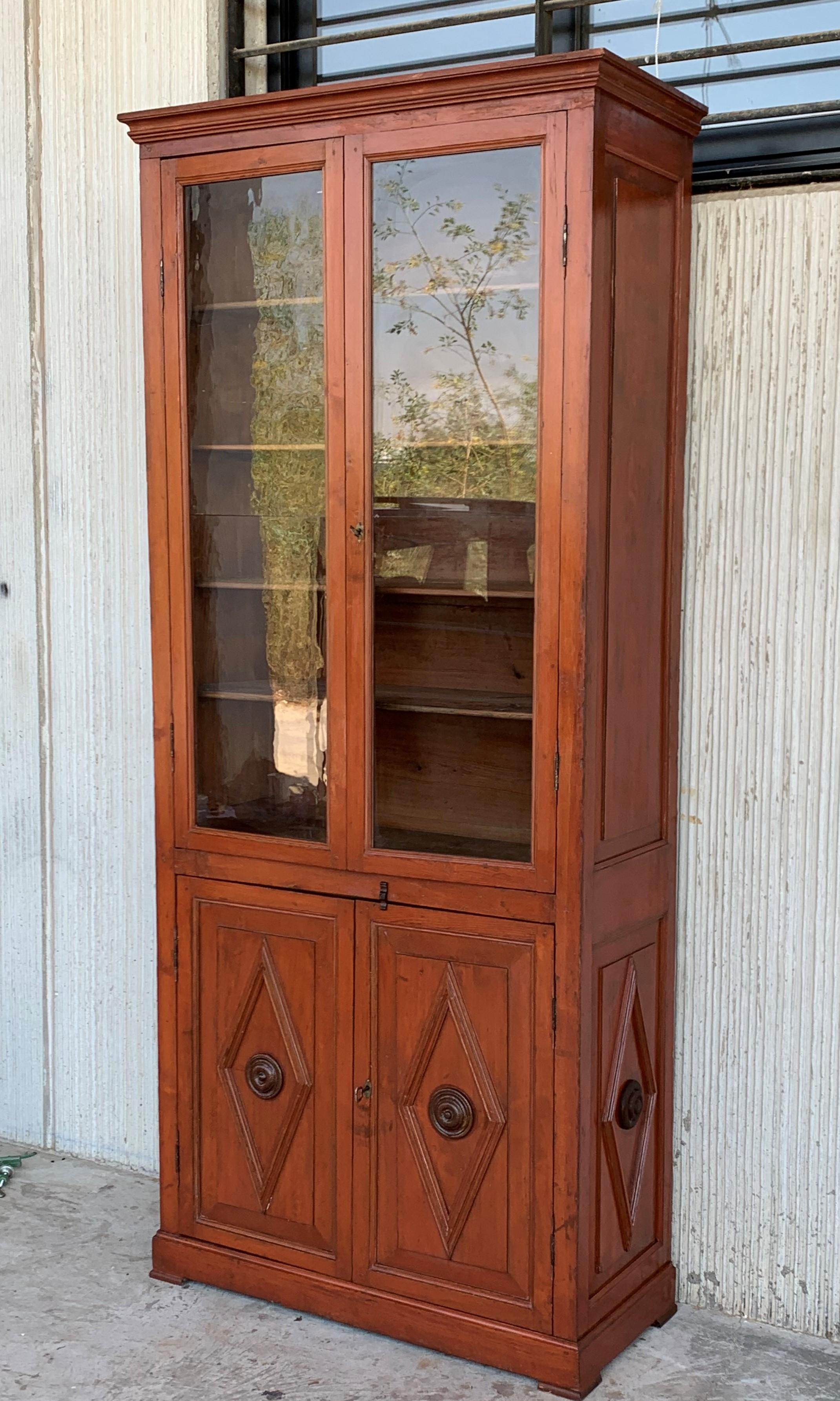 French Large Pine Cupboard or Bookcase with Glass Vitrine, 19th Century In Good Condition In Miami, FL