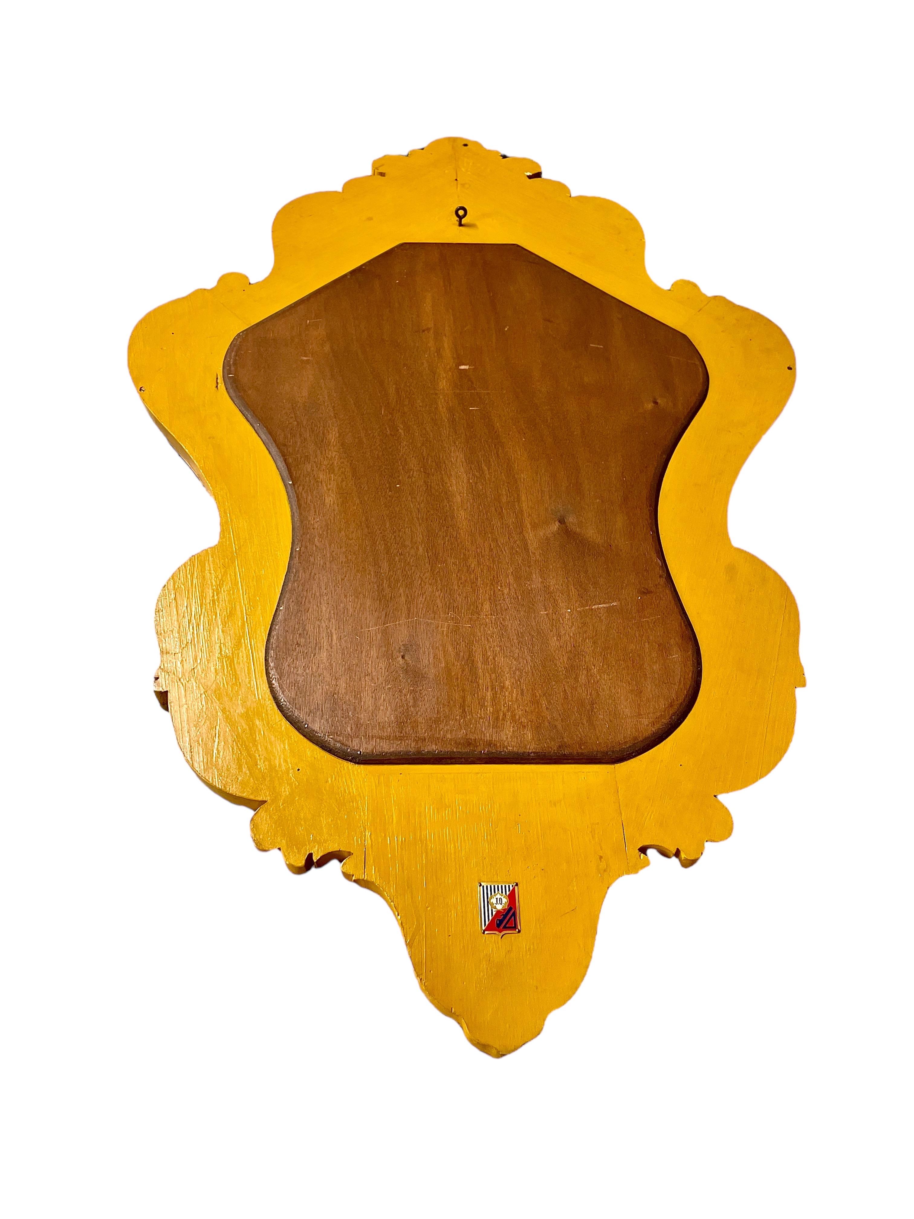 Grand miroir mural doré avec par-closes en vente 6
