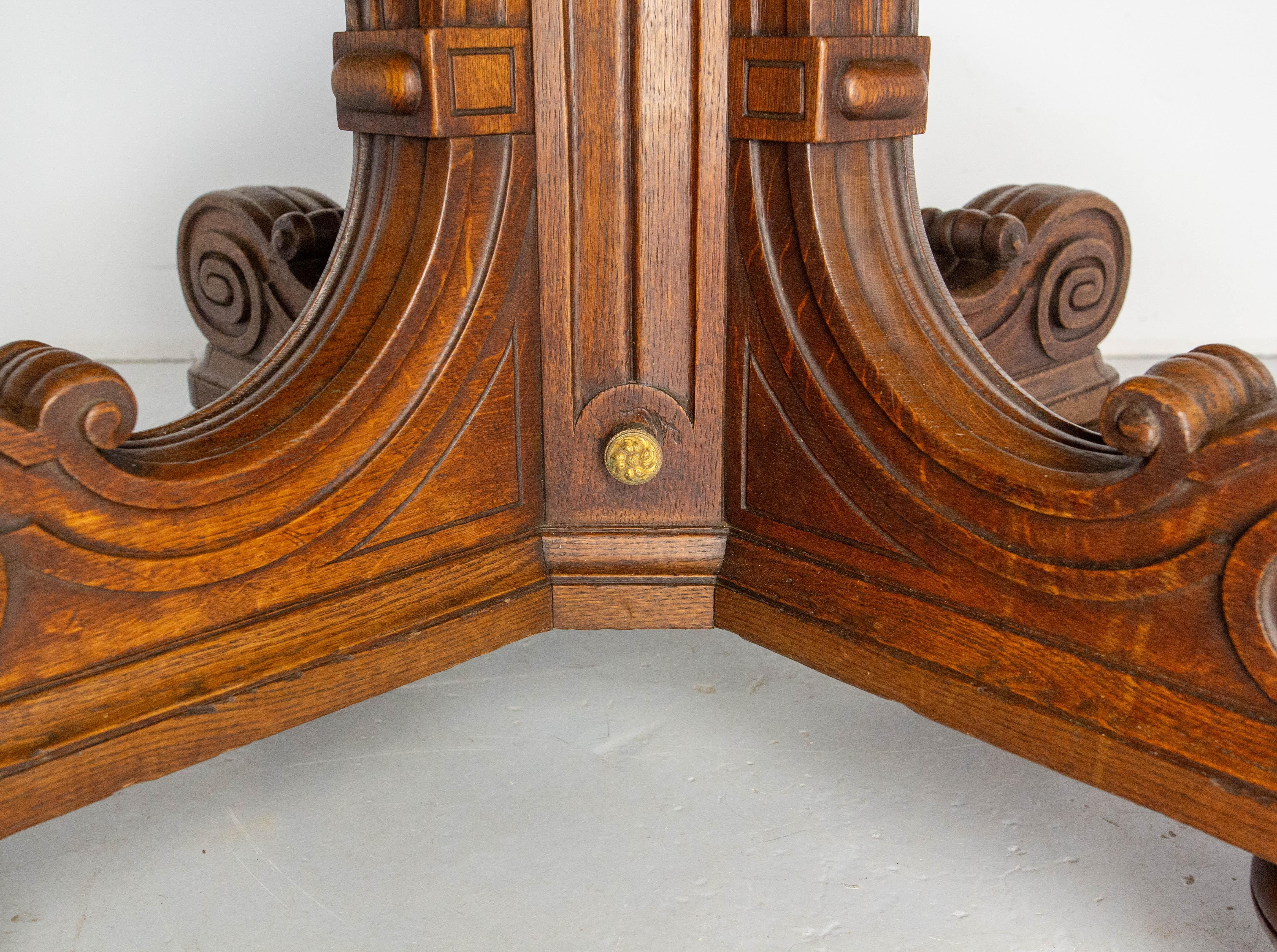 French Large Round Oak Dining Table, 19th Century For Sale 2
