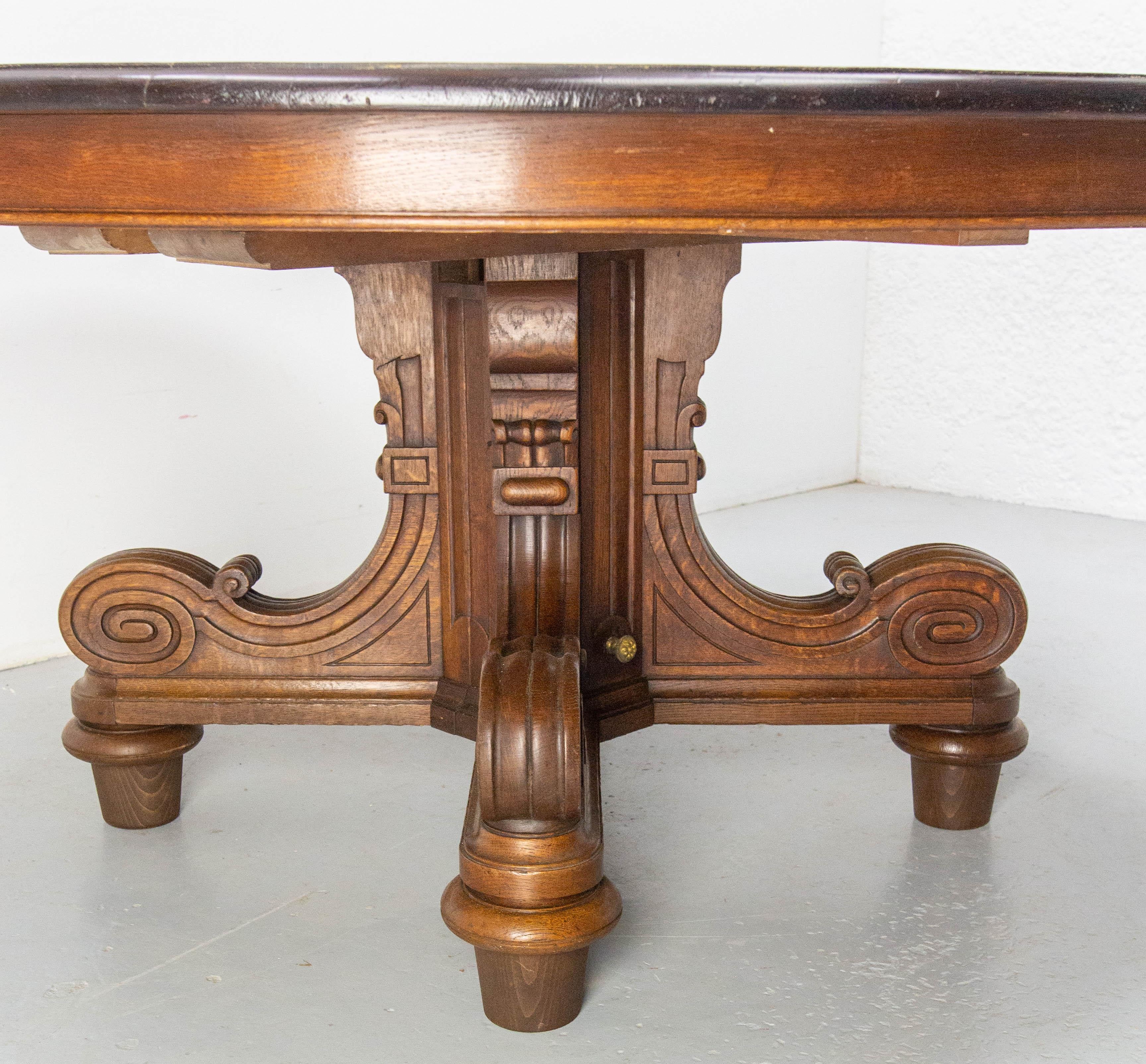 French Large Round Oak Dining Table, 19th Century For Sale 4
