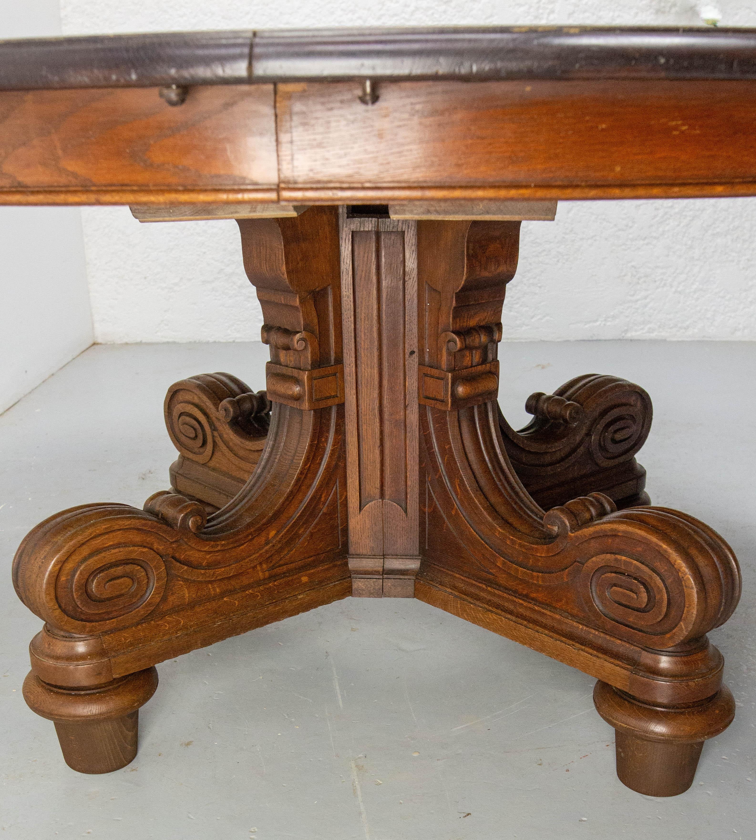 French Large Round Oak Dining Table, 19th Century For Sale 5