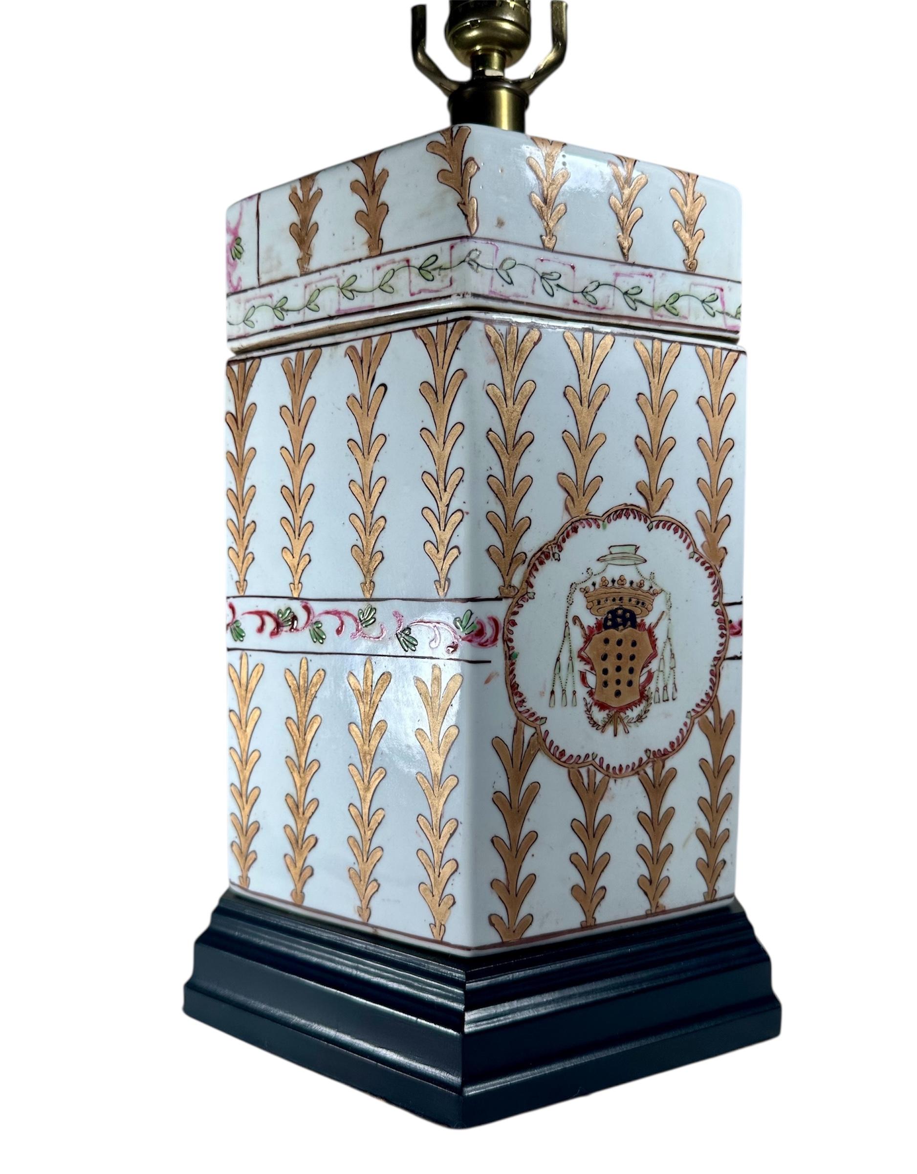 French Large Samson Chinese Export Style Porcelain Armorial Table Lamp For Sale 5