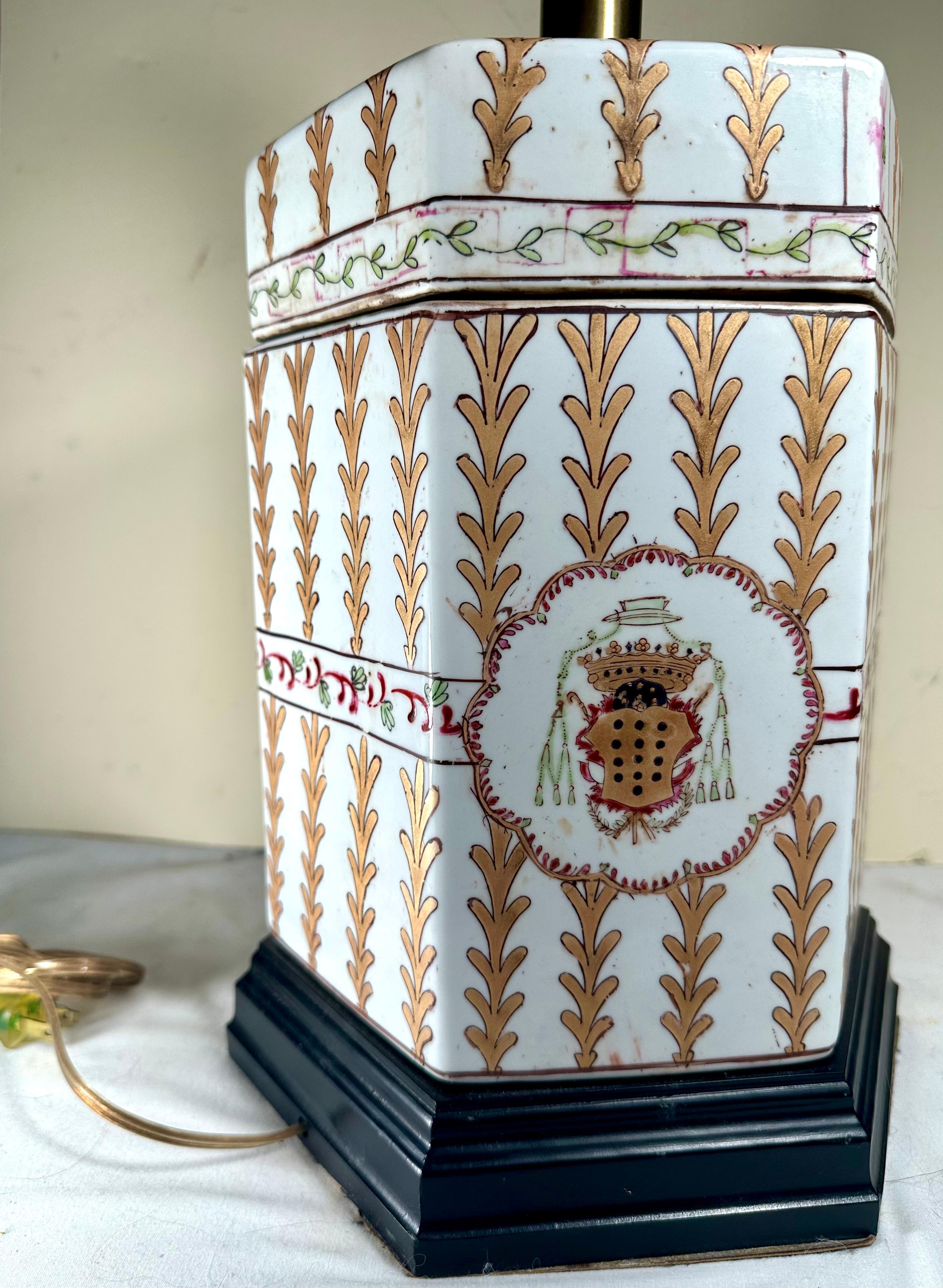 French Large Samson Chinese Export Style Porcelain Armorial Table Lamp For Sale 2