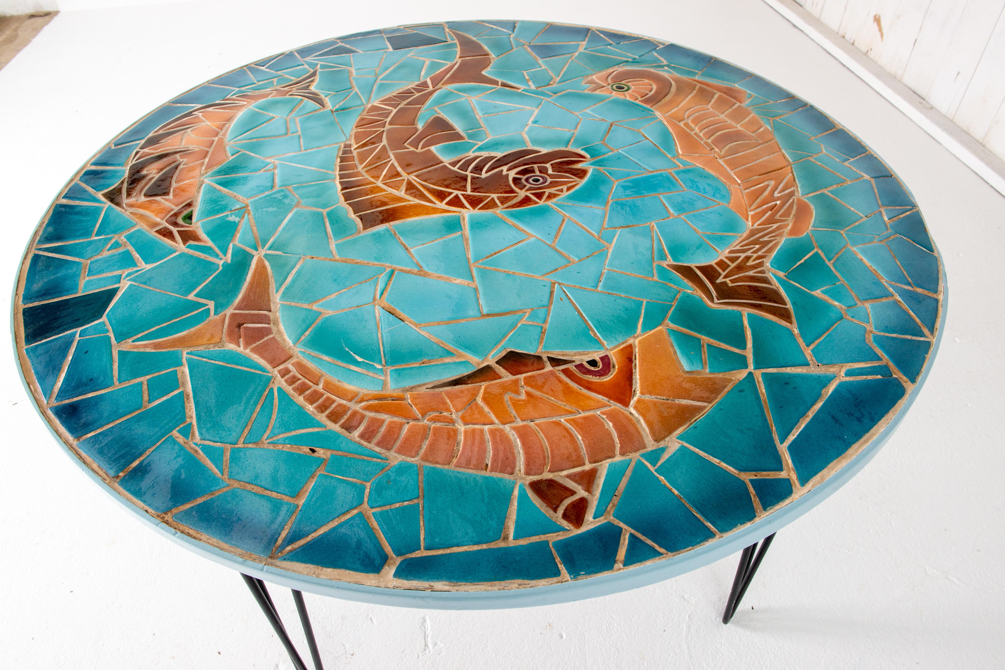 Mesa francesa de azulejos de pescado a gran escala, Vallauris Cerámico en venta