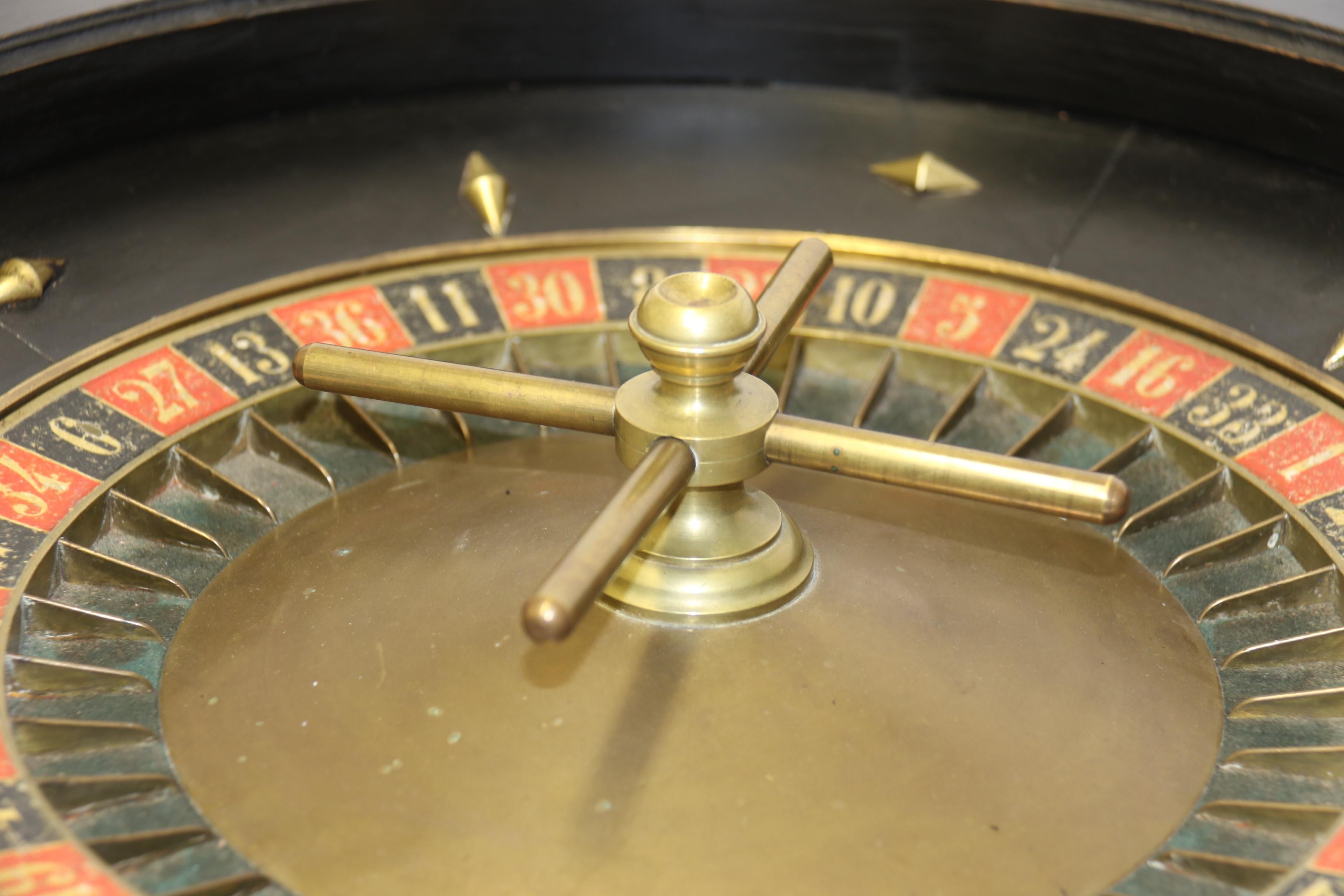 French Large Scale Roulette Wheel with Carrying Handles Raised on Clawed Feet For Sale 6