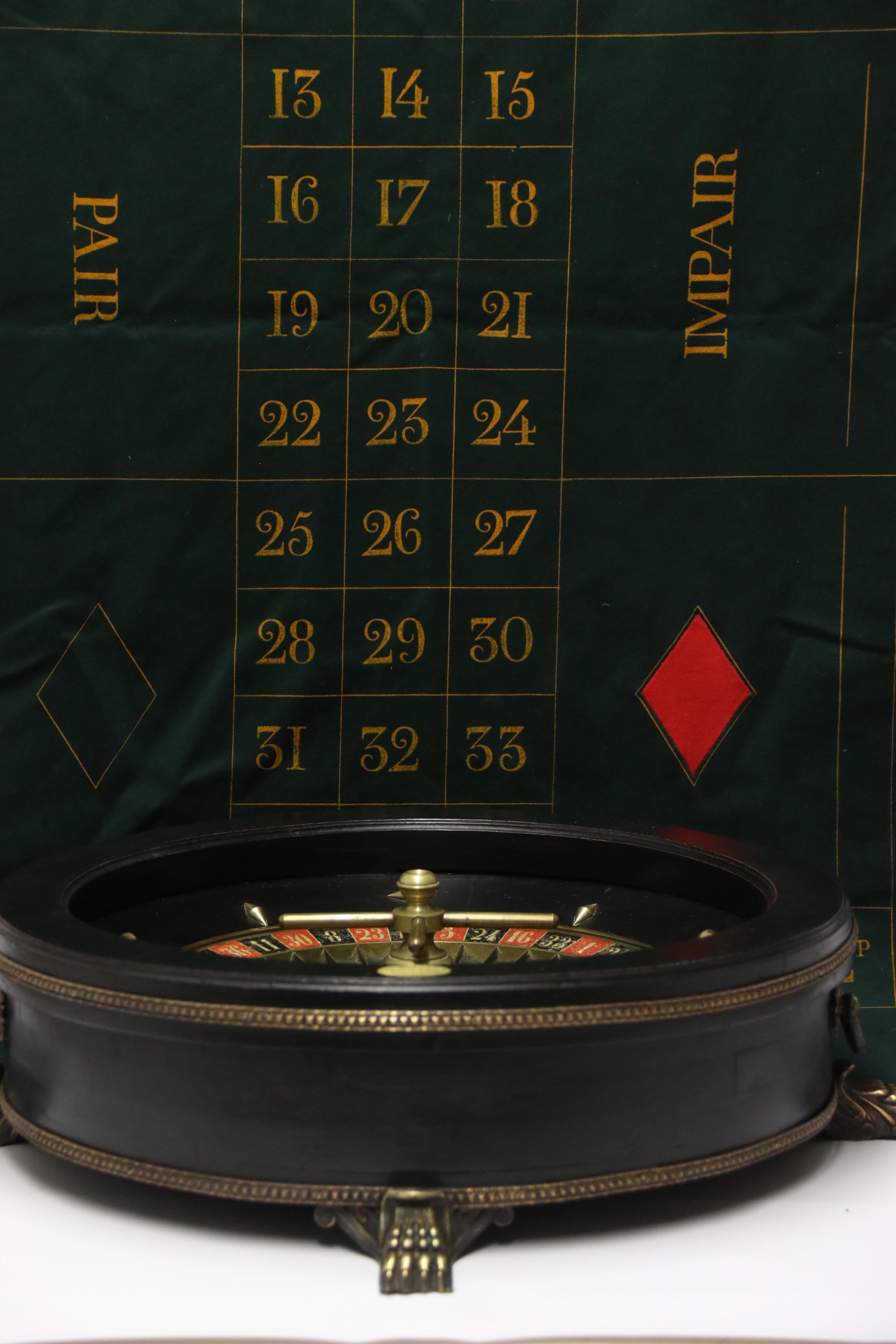 French Large Scale Roulette Wheel with Carrying Handles Raised on Clawed Feet For Sale 14