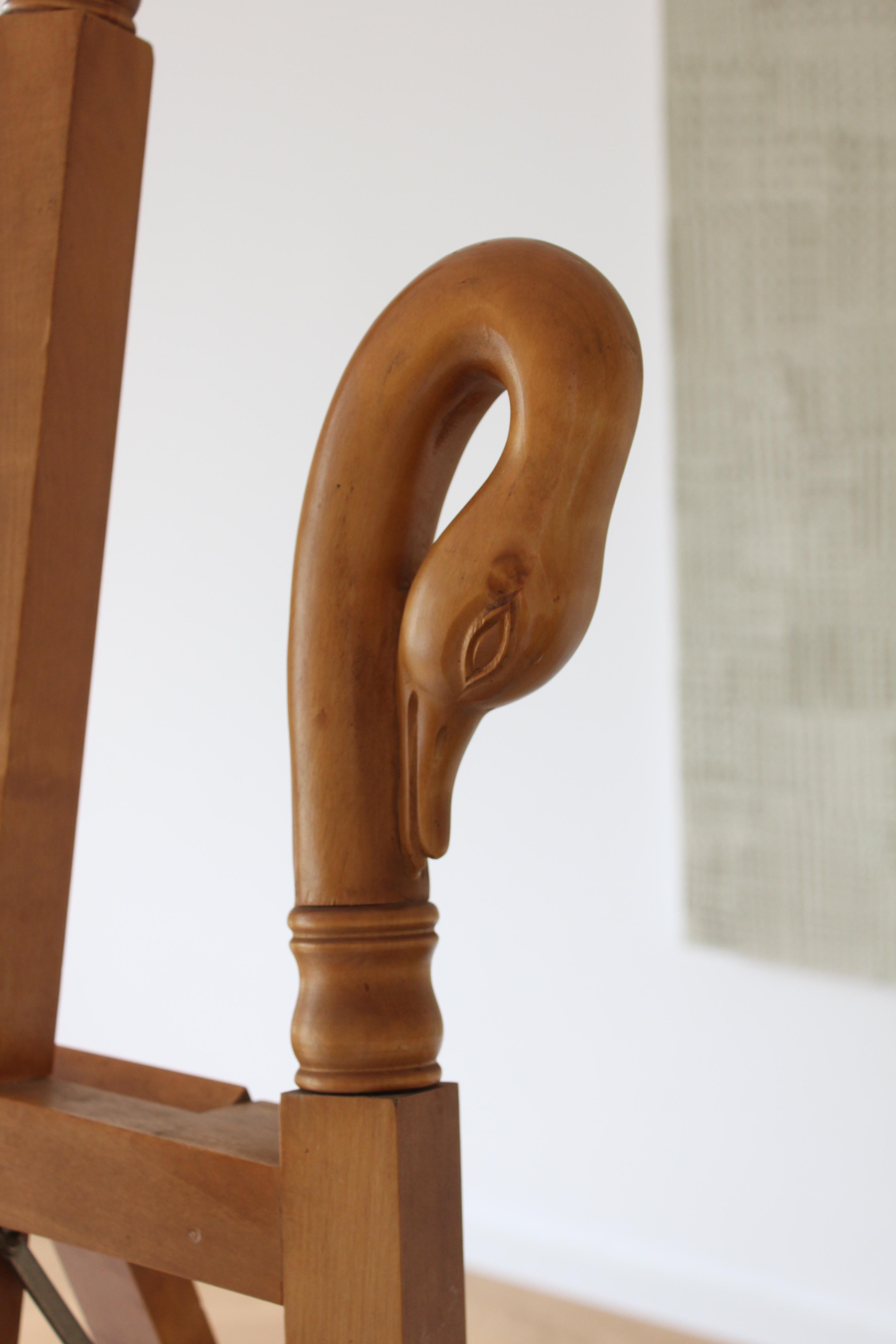 Legno Cavalletto francese a collo di cigno di grandi dimensioni in stile Art Nouveau in vendita