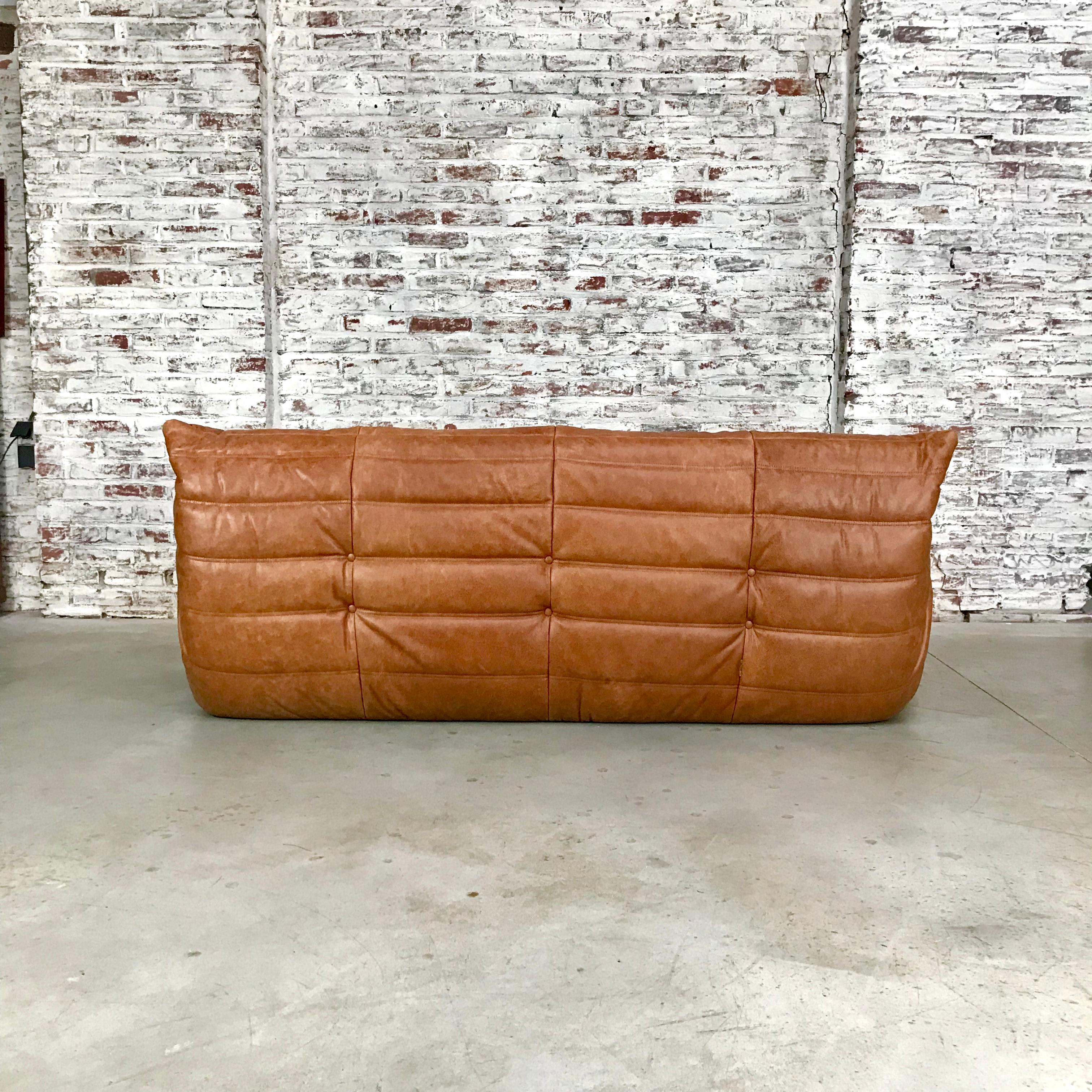 Großes französisches Togo-Sofa aus cognacfarbenem Leder von Michel Ducaroy für Ligne Roset (Französisch)