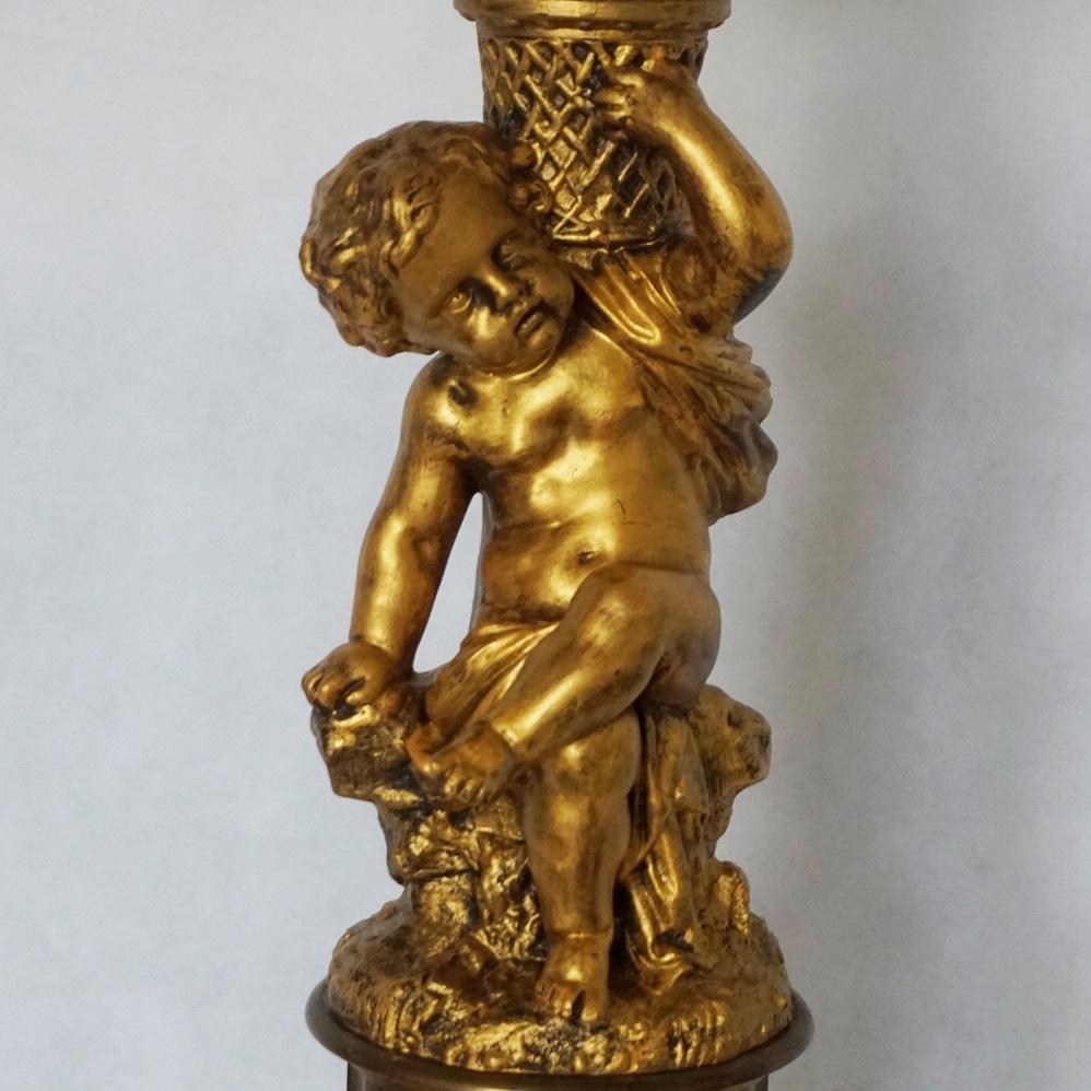 Grande lampe à huile de bibliothèque victorienne française en verre soufflé et bronze doré, électrifiée en vente 2
