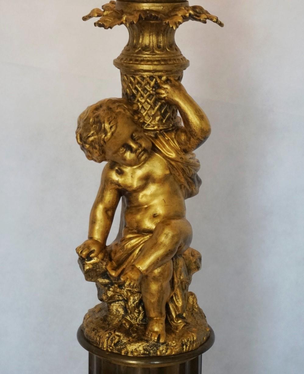 Grande lampe à huile de bibliothèque victorienne française en verre soufflé et bronze doré, électrifiée en vente 4