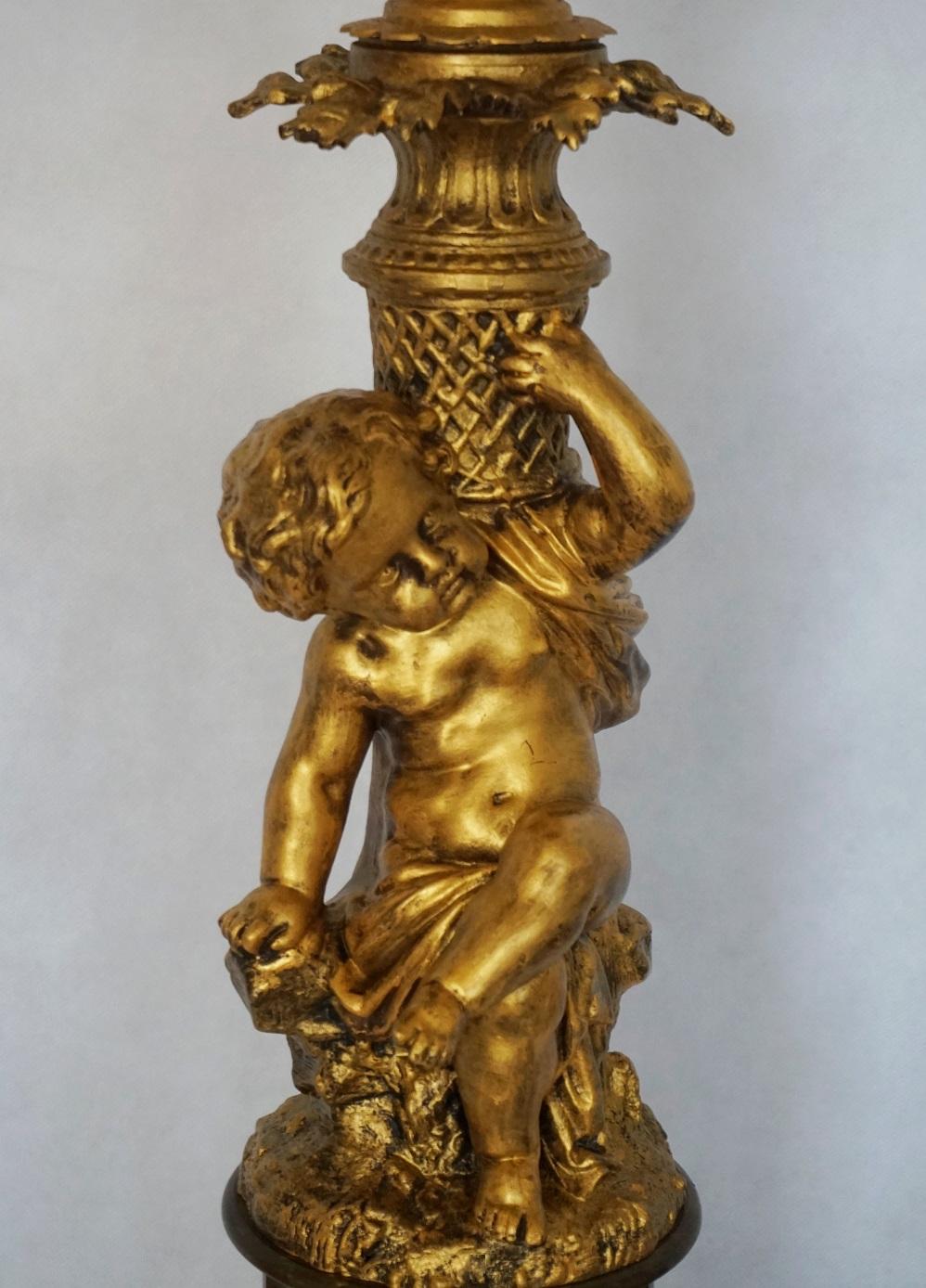 Grande lampe à huile de bibliothèque victorienne française en verre soufflé et bronze doré, électrifiée en vente 1