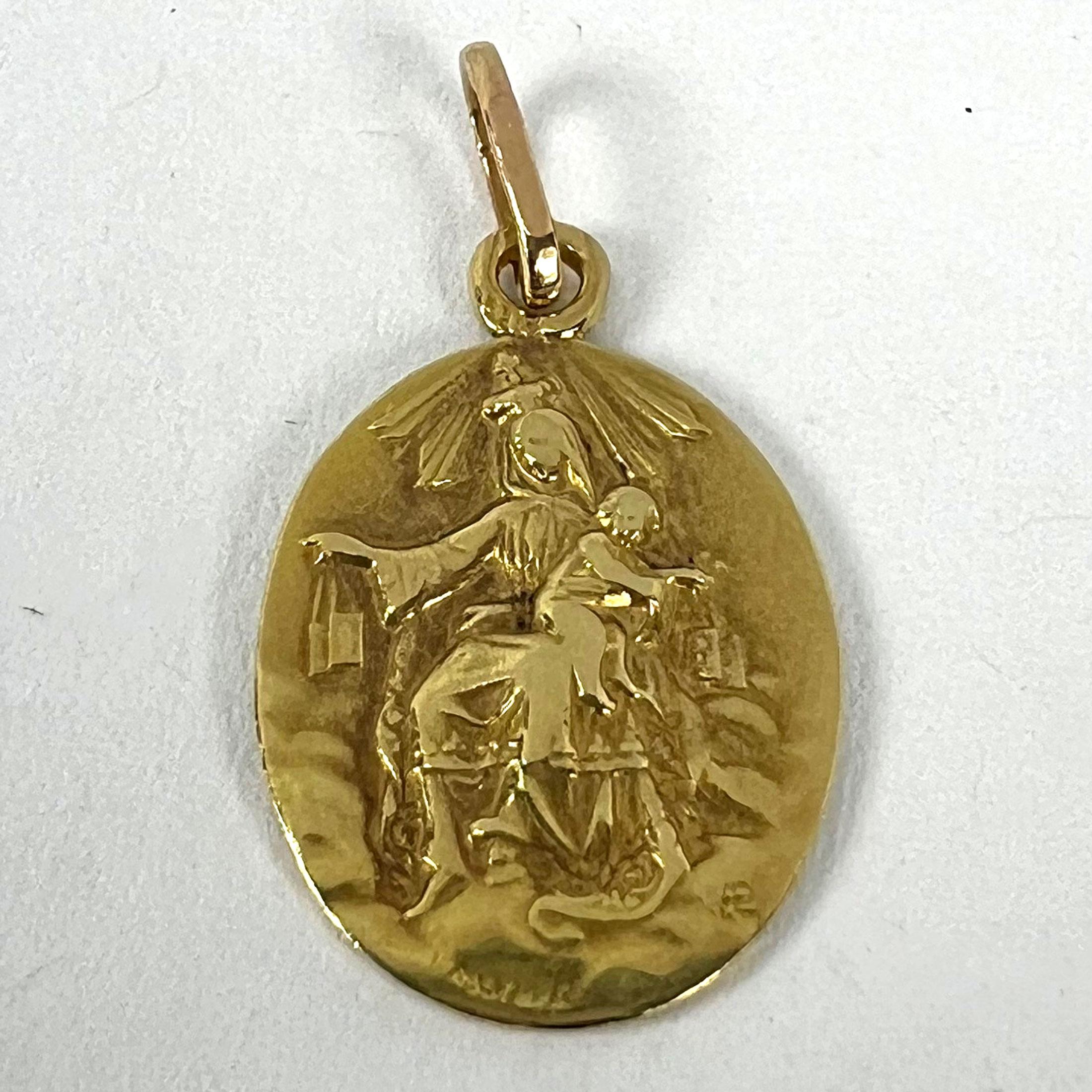 French Lasserre St Scapulaire Madonna Sacred Heart 18K Yellow Gold Medal Pendant in vendita 8