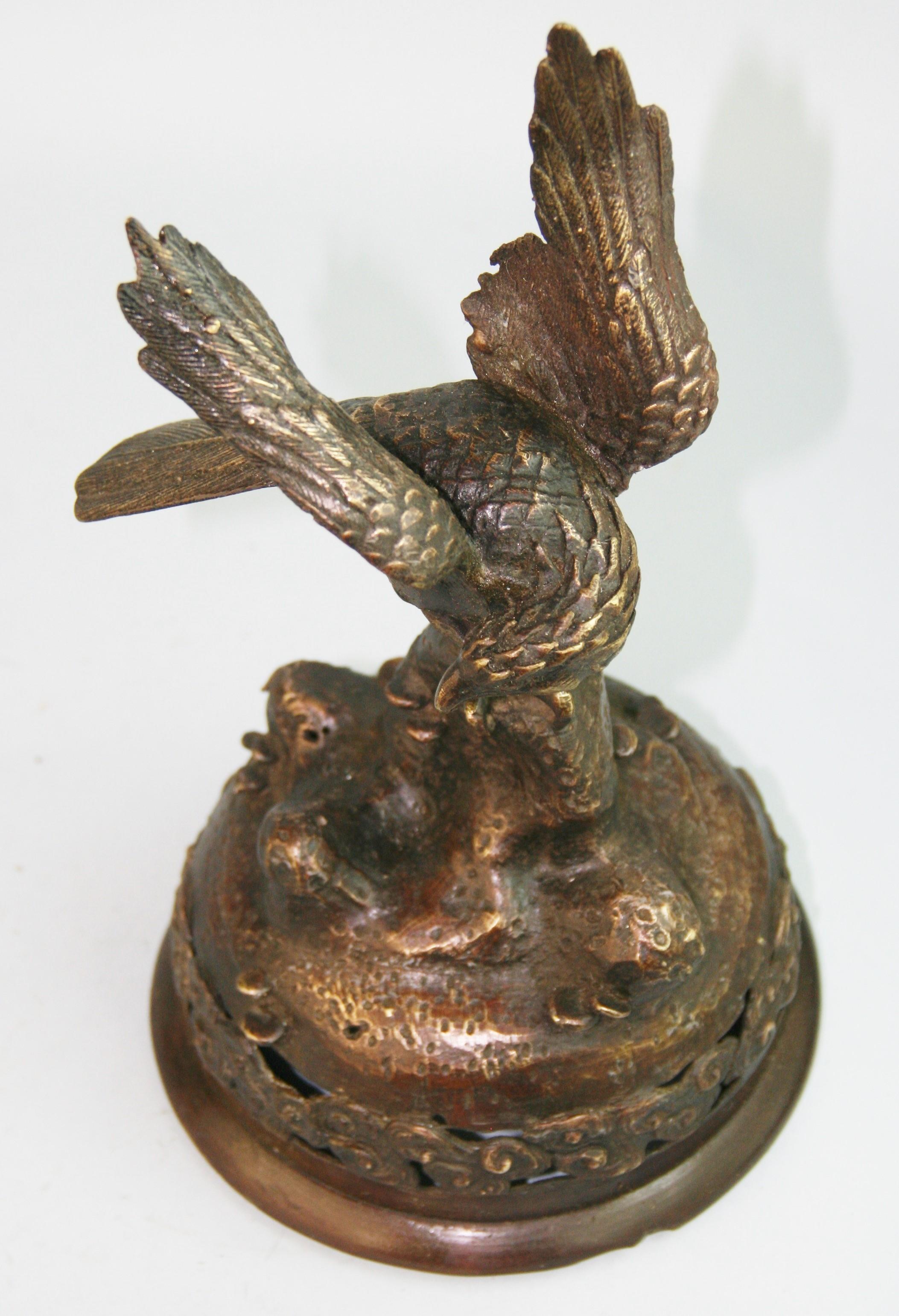 Japanese  Cast Bronze Hawk Room Guardian  Sculpture For Sale 6