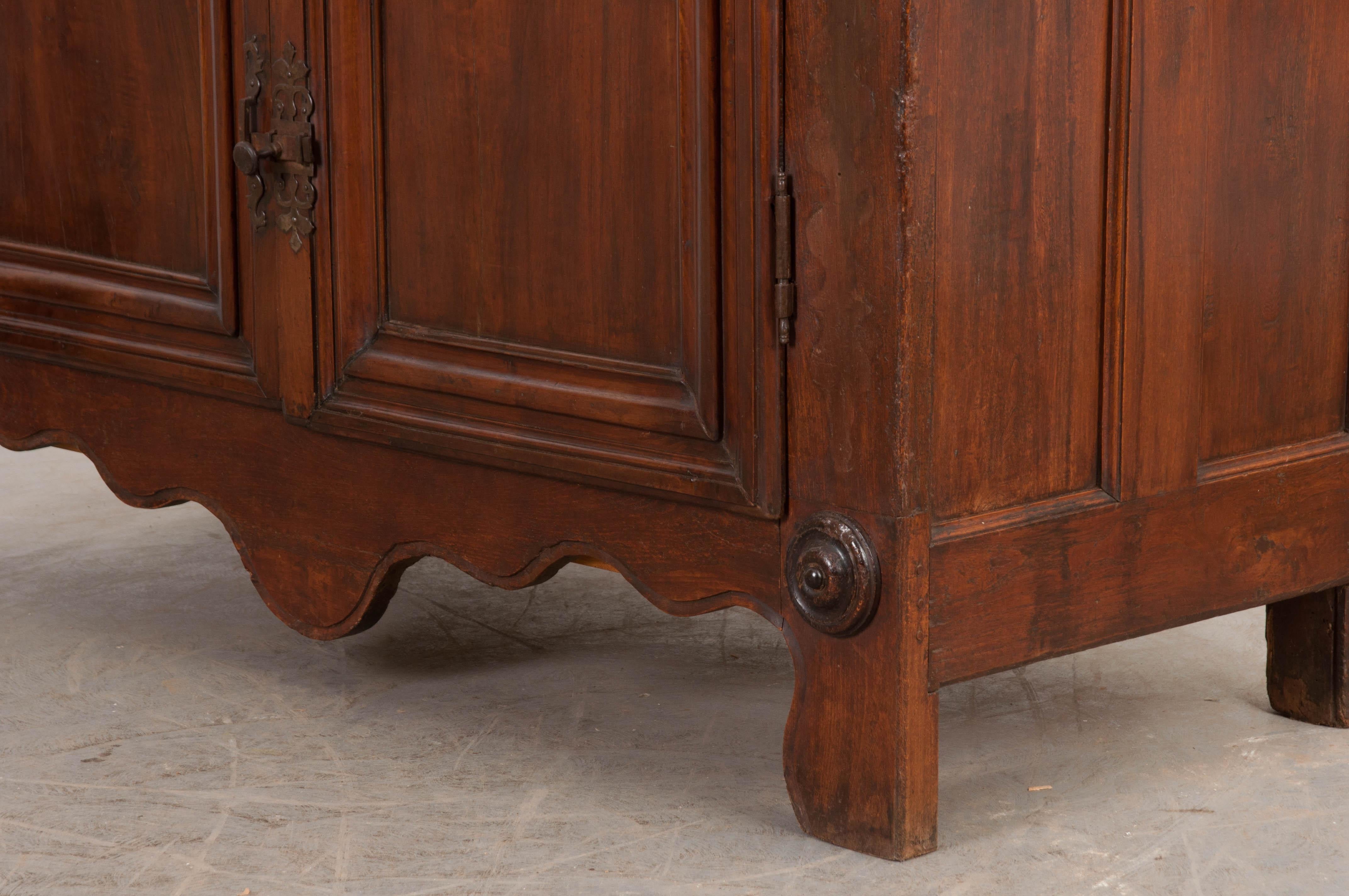 French Late 18th Century Louis XIII-Style Oak Armoire 2