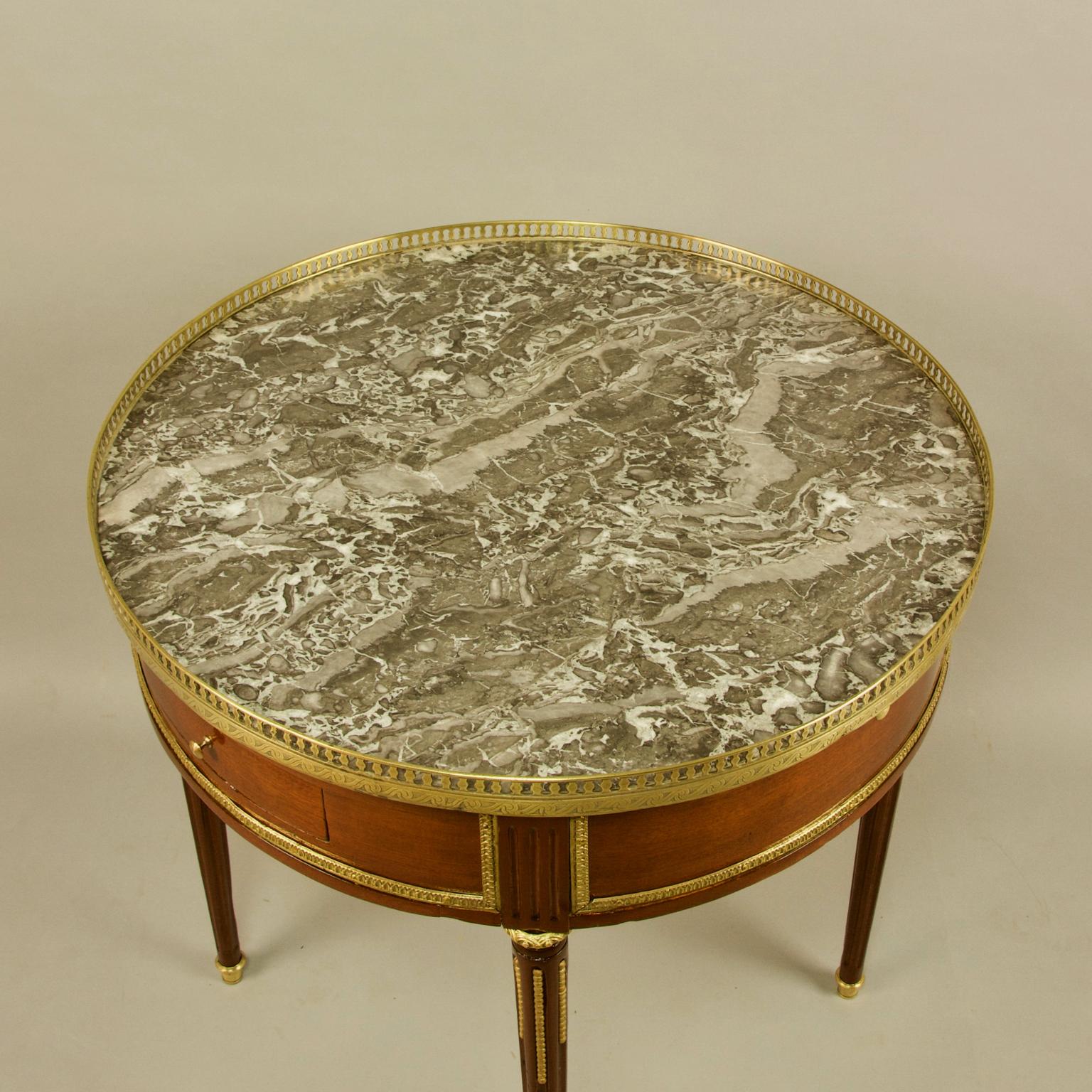 French Late 18th Century Louis XVI Mahogany and Gilt Bronze Bouillotte Table 9
