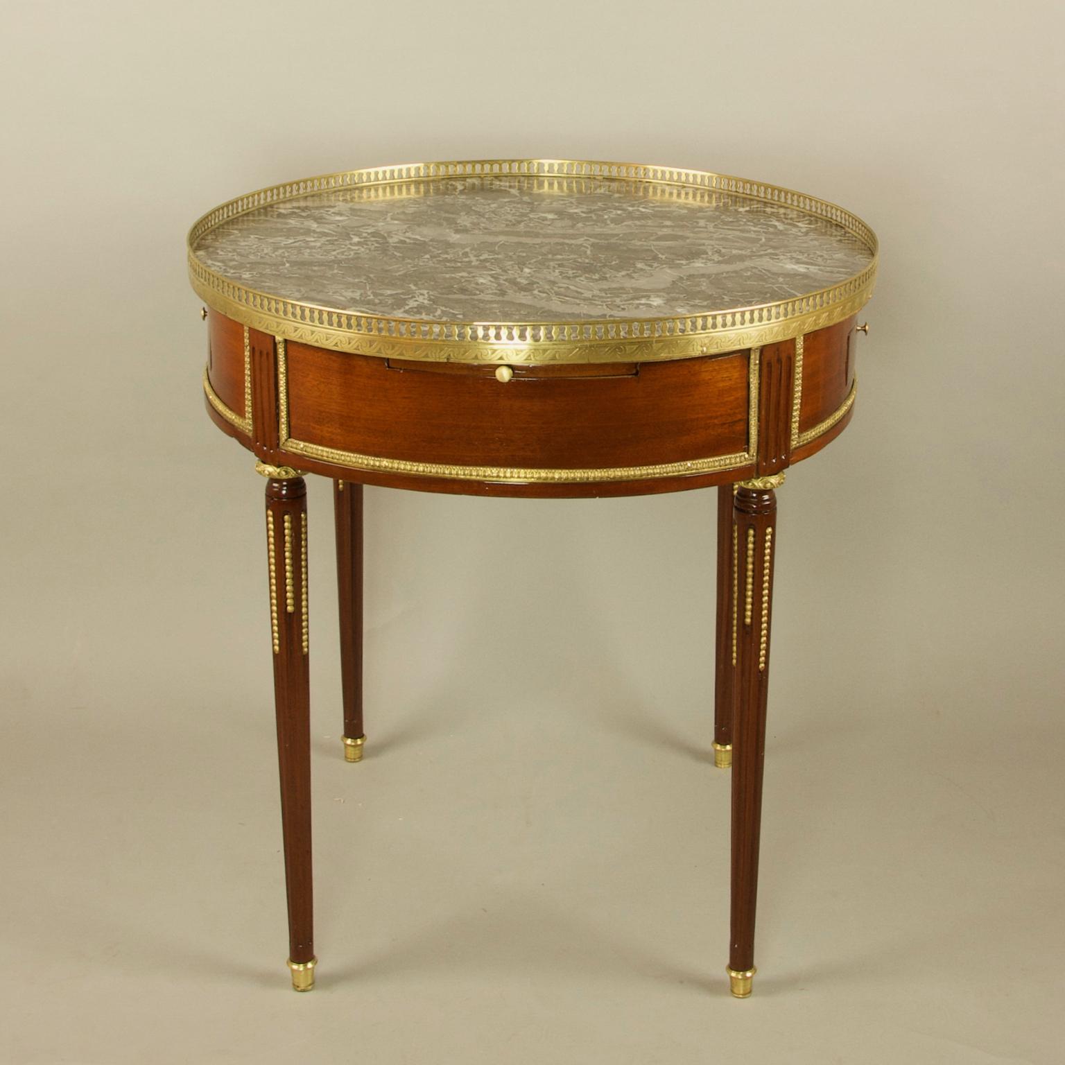 French Late 18th Century Louis XVI Mahogany and Gilt Bronze Bouillotte Table 2