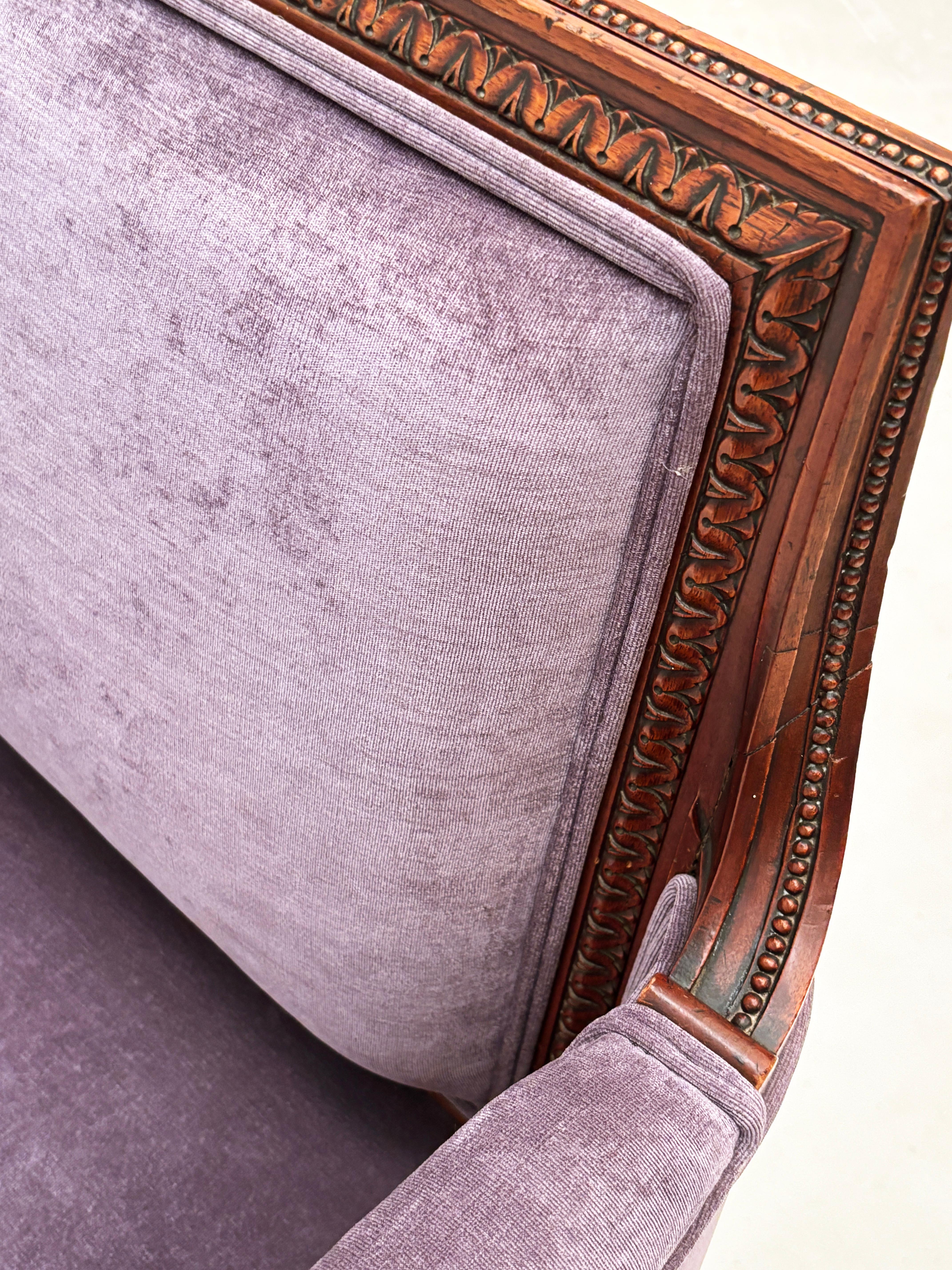 French Late 18th Century Louis XVI Style Settee For Sale 12
