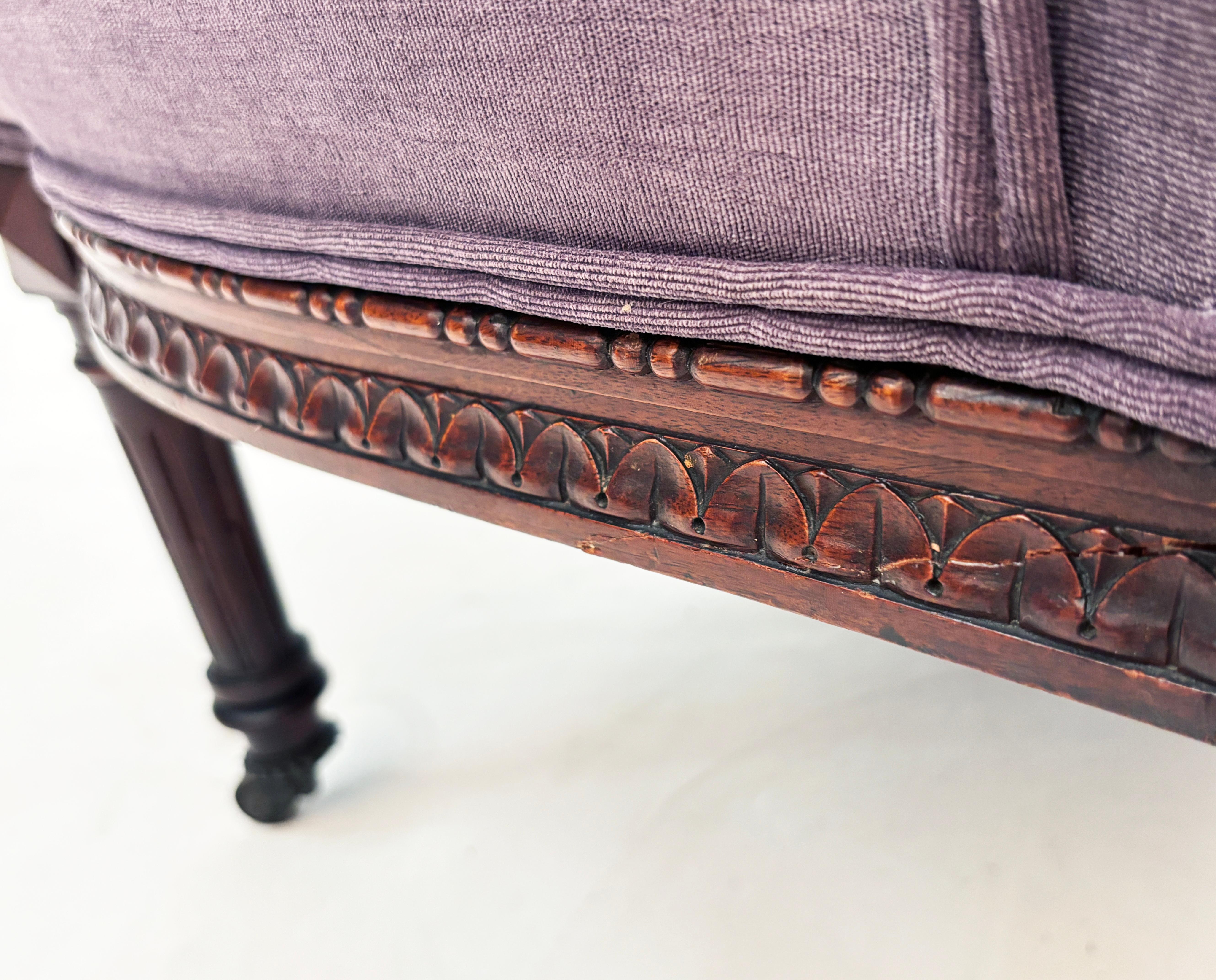 French Late 18th Century Louis XVI Style Settee For Sale 3