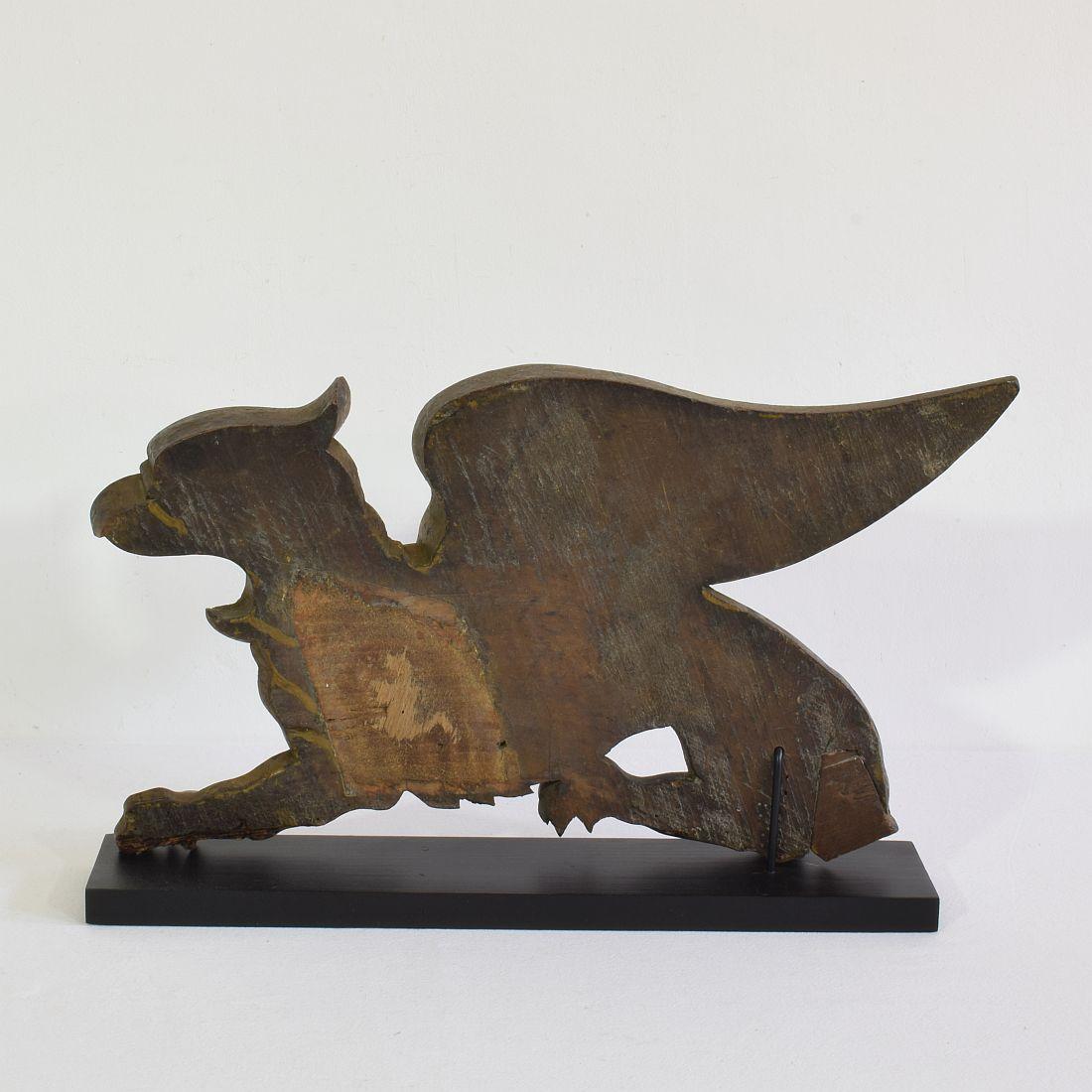 18th Century and Earlier French Late 18th Century Neoclassical Carved Wooden Griffin