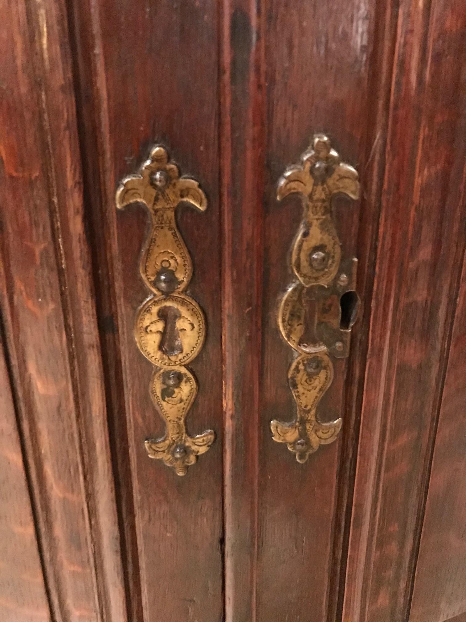 French Late 18th Century Oak Corner Cabinet 4