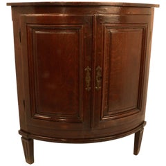 Armoire d'angle française en chêne de la fin du XVIIIe siècle