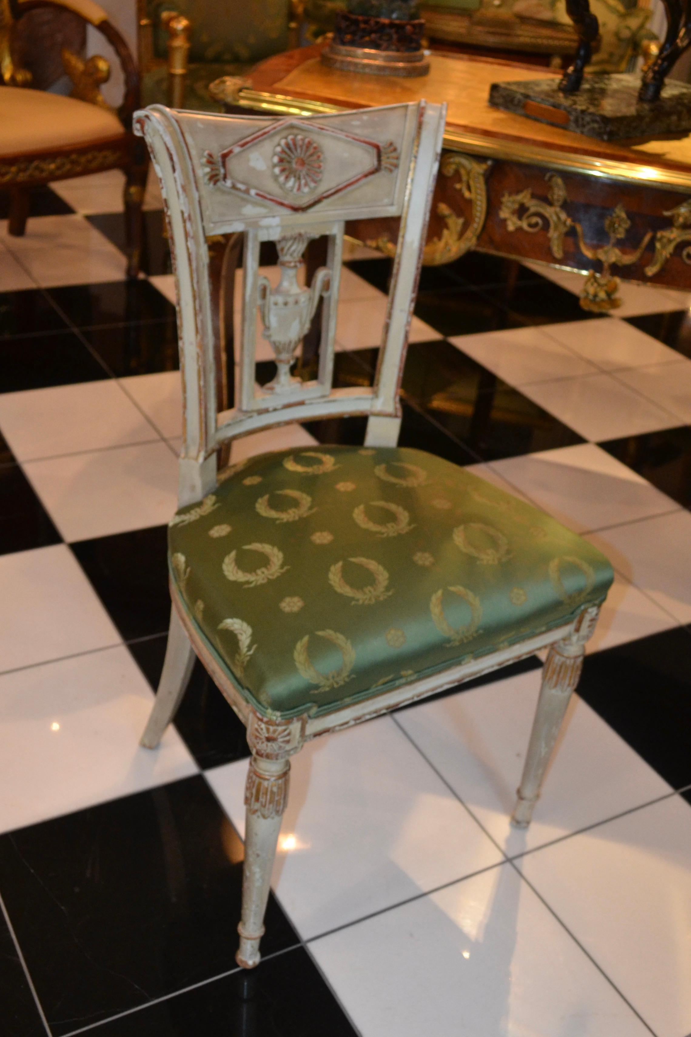 Chaise de Directoire française peinte de la fin du XVIIIe siècle en vente 7