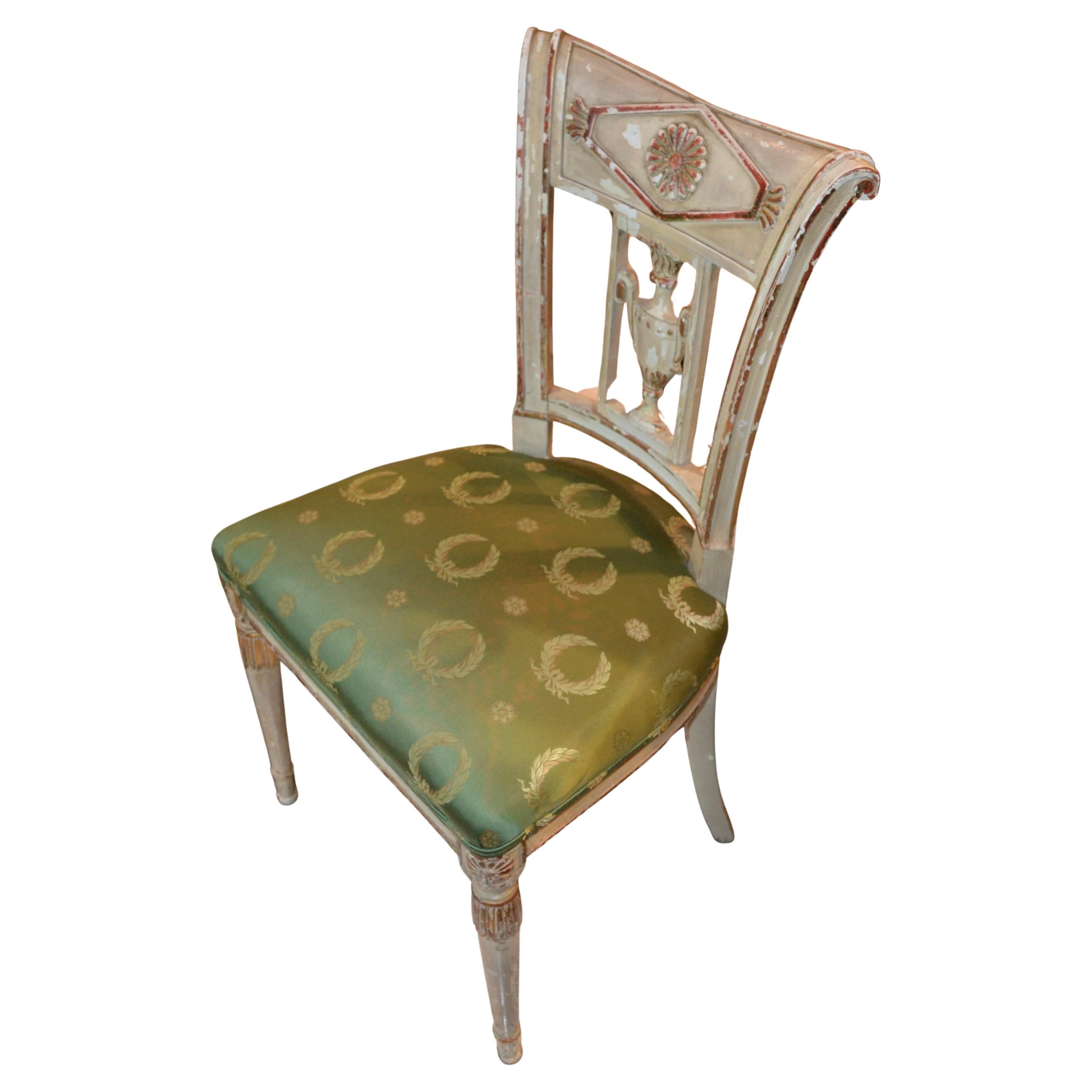 Chaise de Directoire française peinte de la fin du XVIIIe siècle