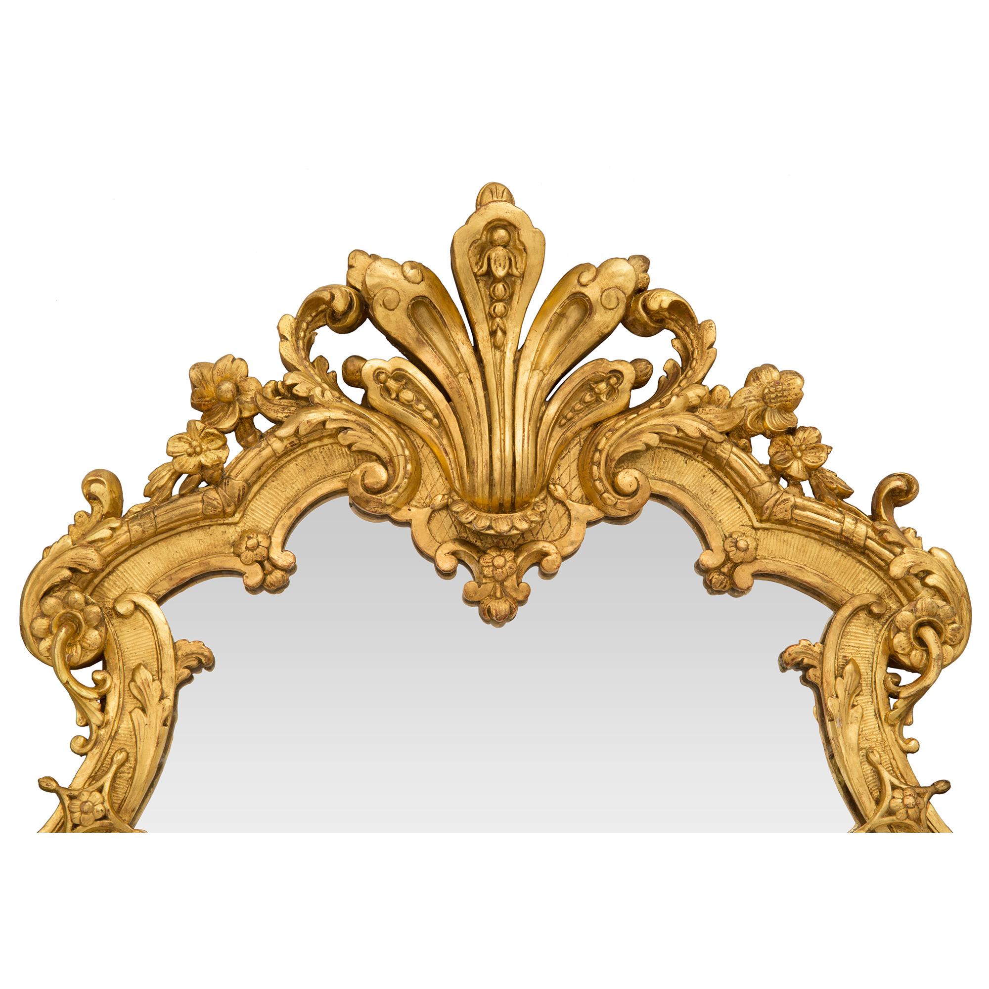 XVIIIe siècle et antérieur Miroir à double cadre en bois doré de la fin du 18e siècle de style Régence français en vente