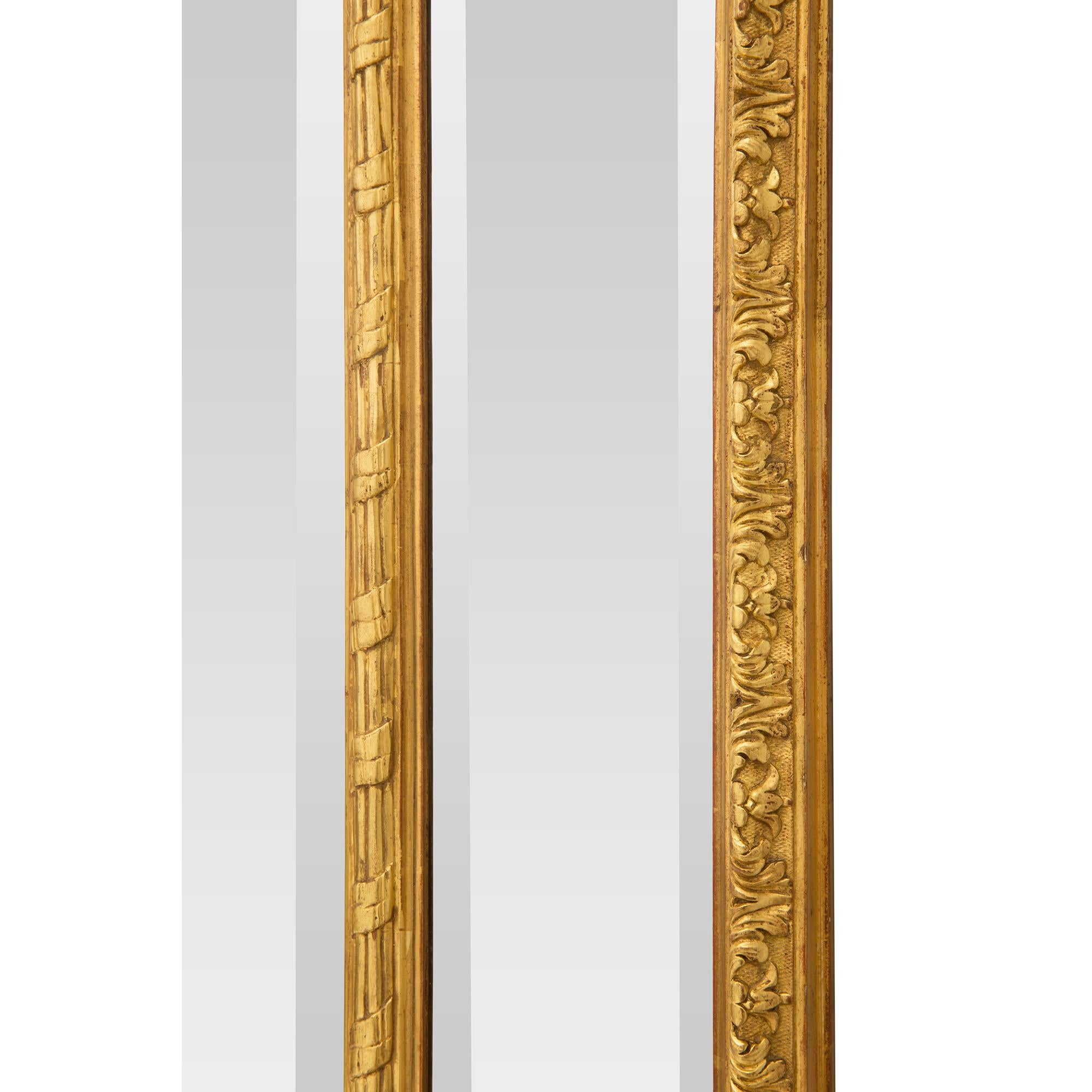Miroir à double cadre en bois doré de la fin du 18e siècle de style Régence français en vente 3