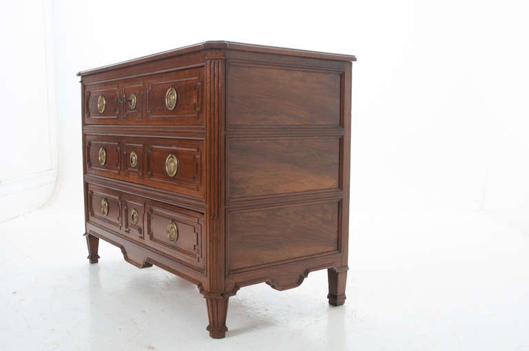 French Late 18th Century Walnut Commode 1
